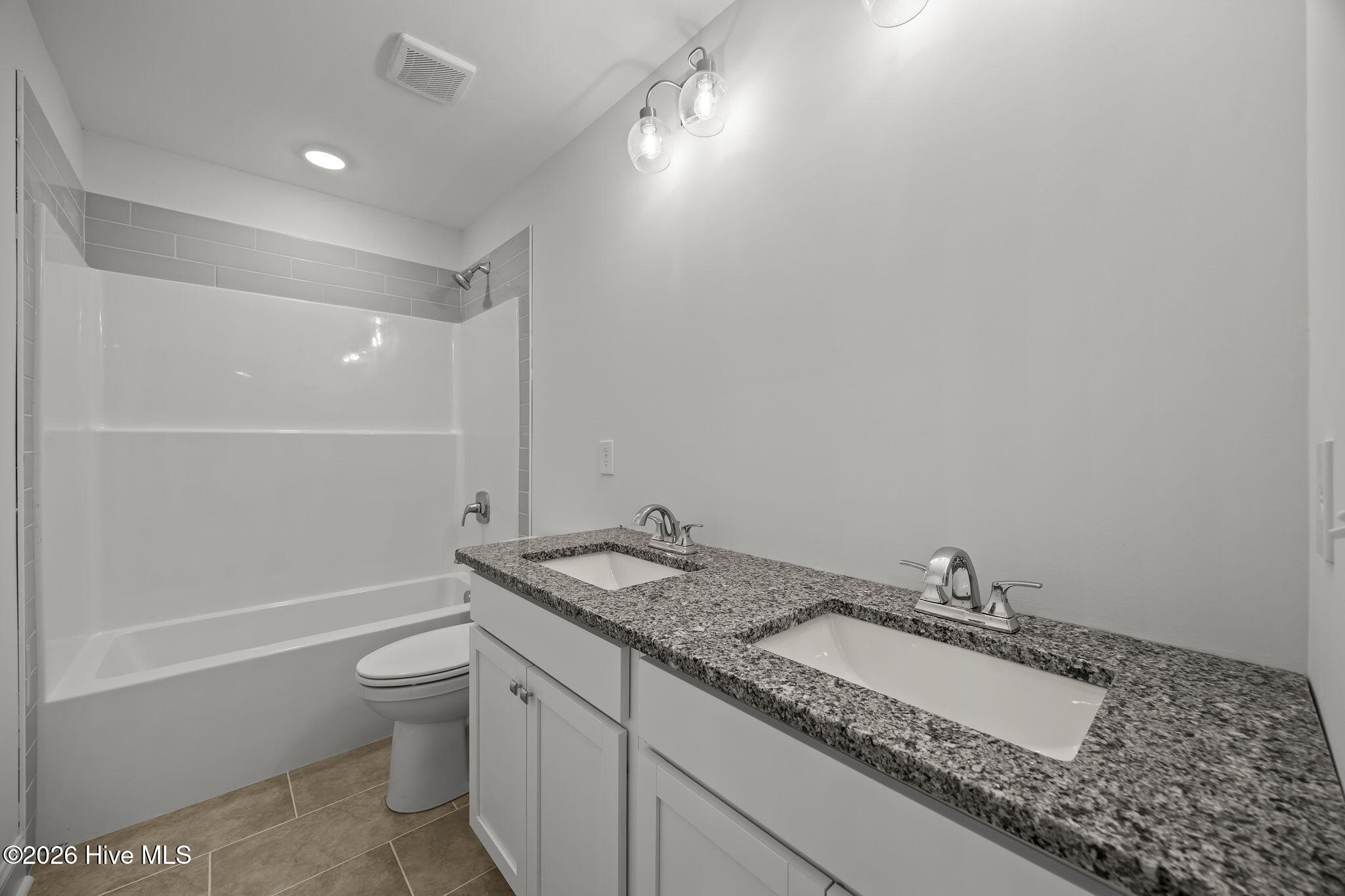 100528574 | Photo 30