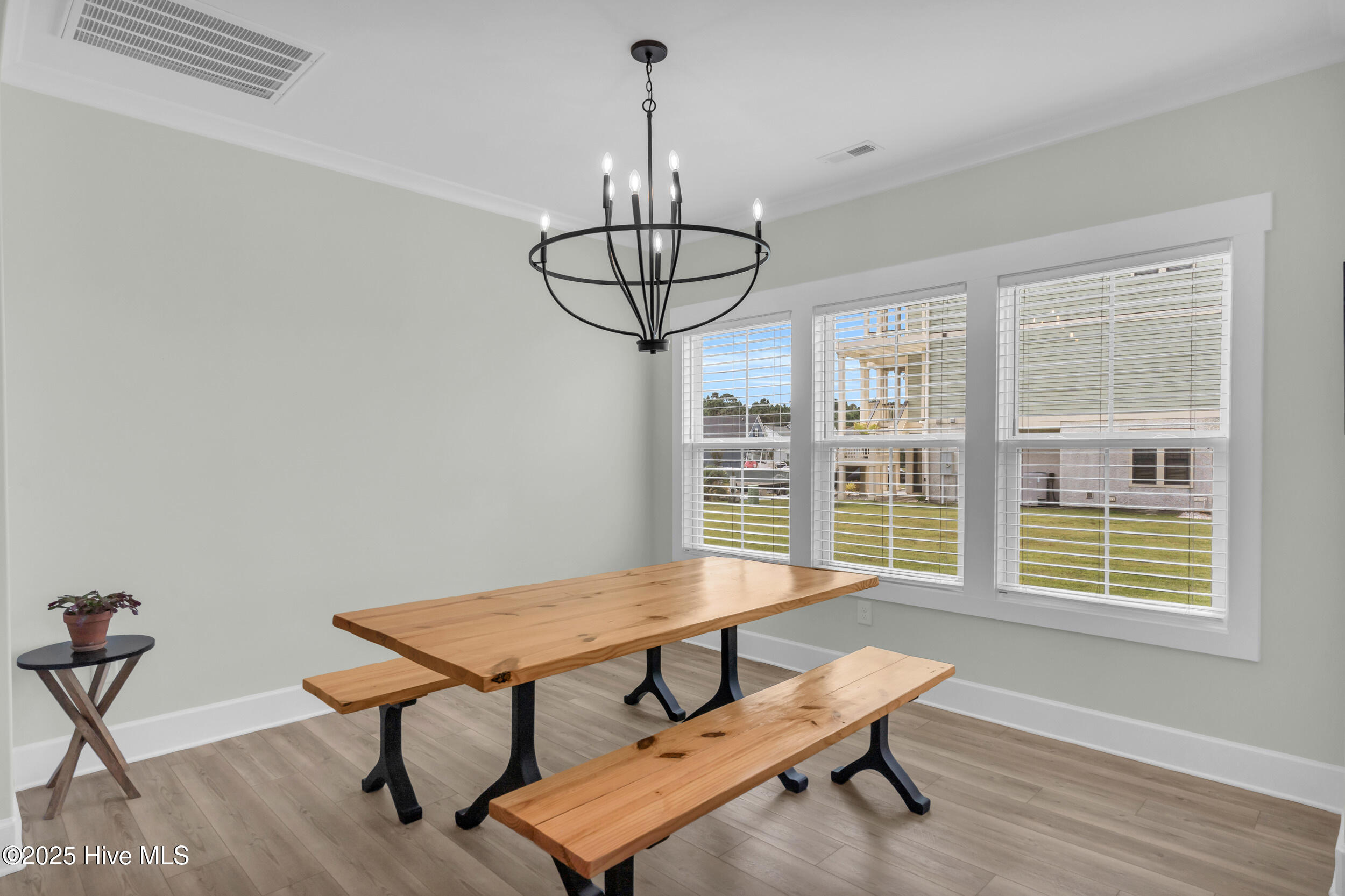 100535335 | Photo 13