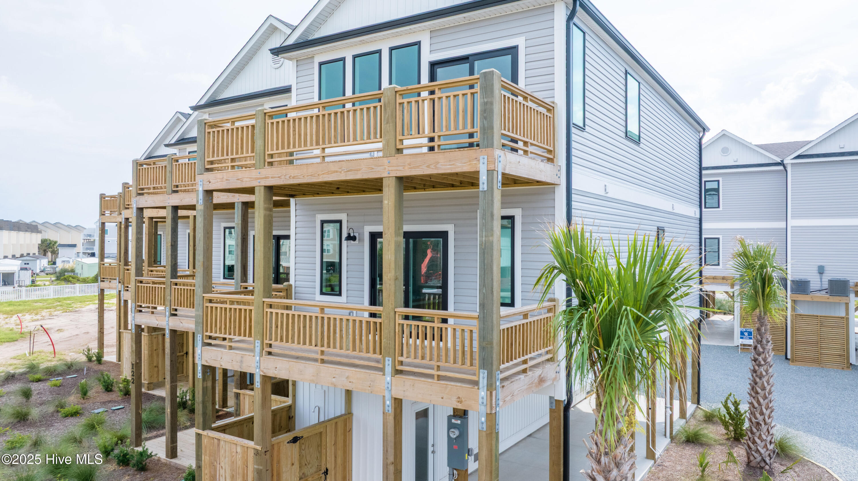 100474523 | Photo 61