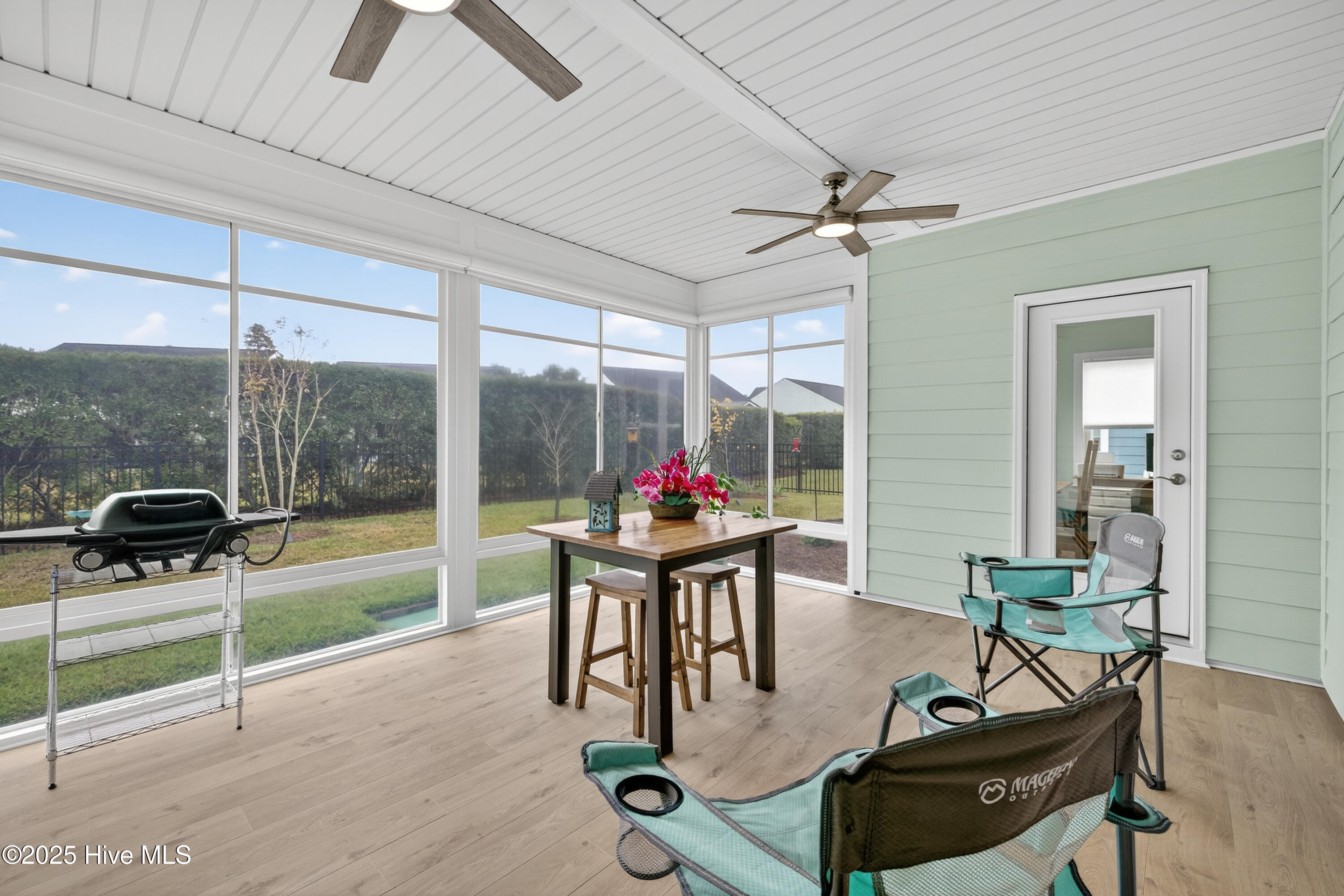 100537739 | Photo 17