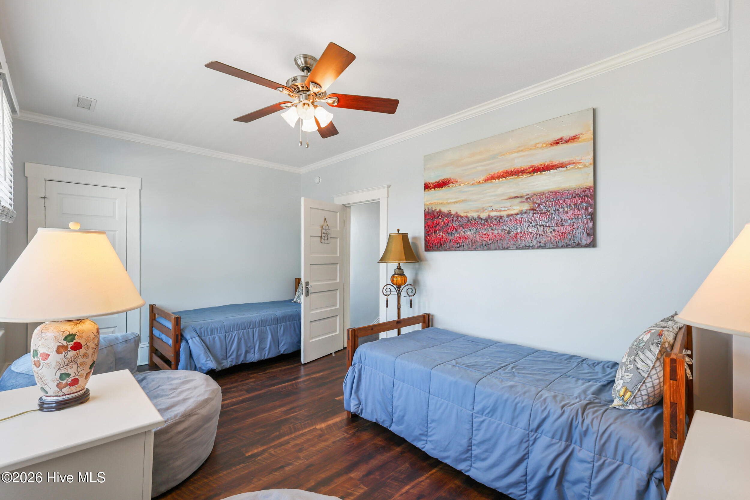 100562723 | Photo 40