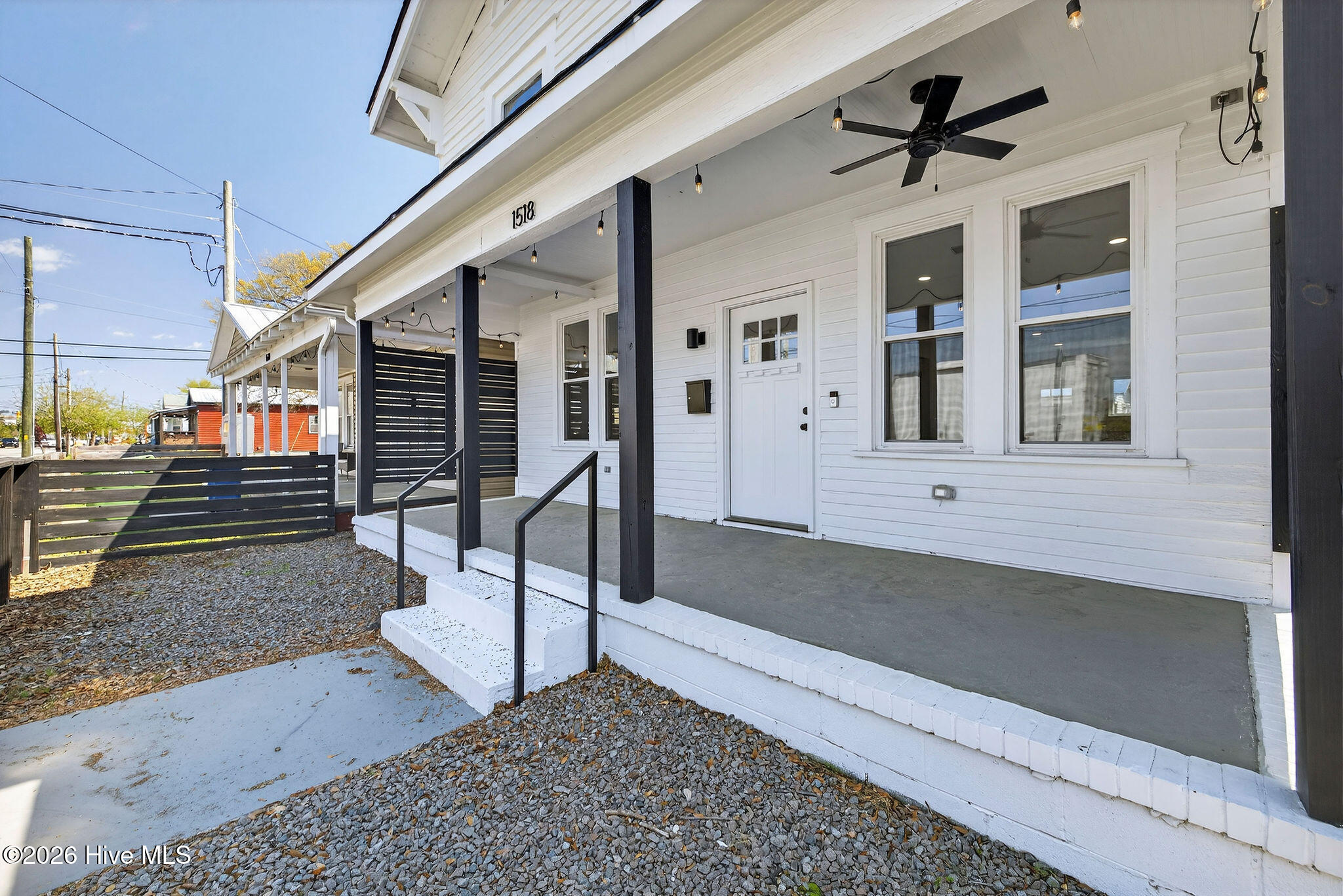 100563624 | Photo 30