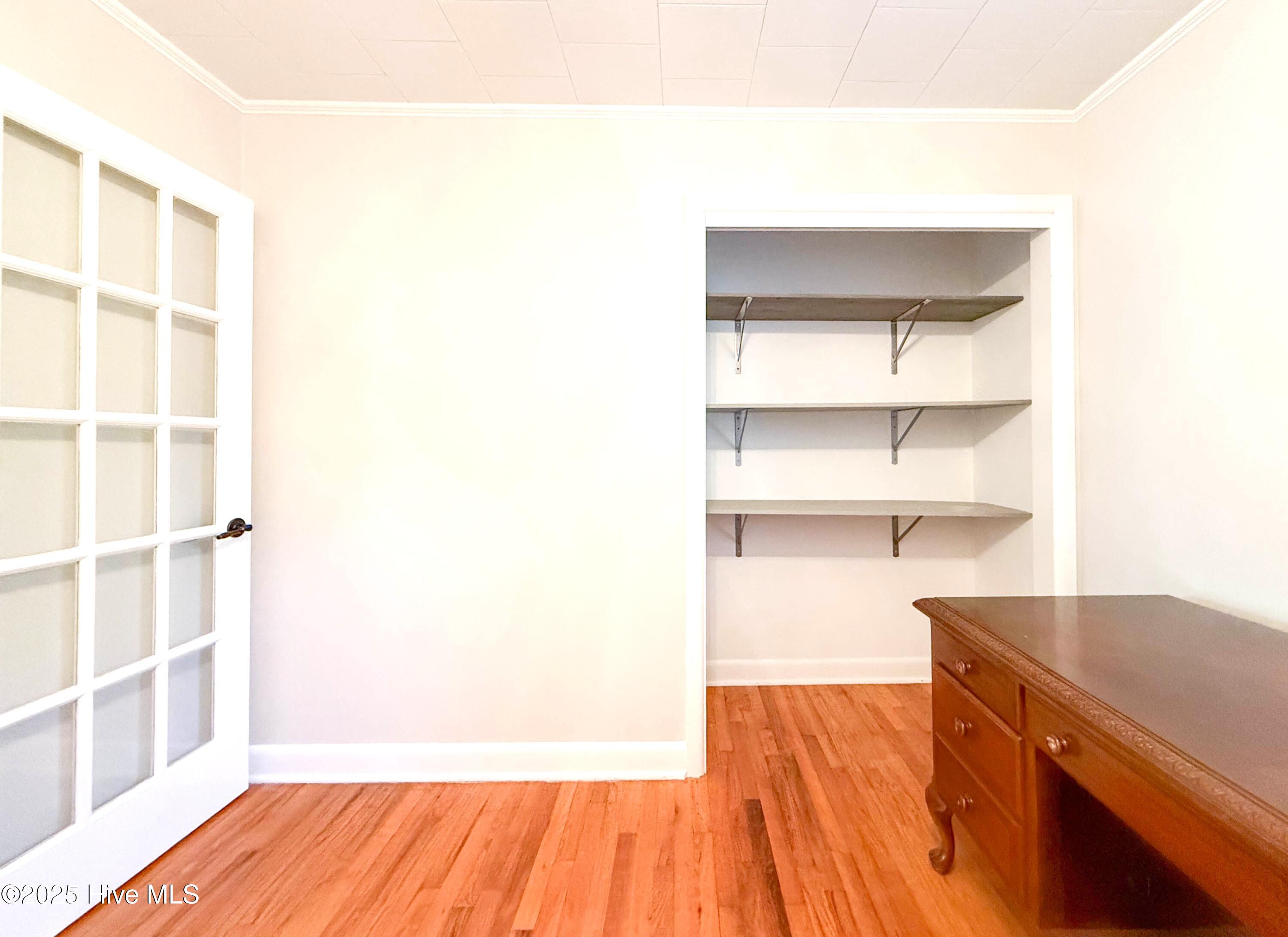 100537869 | Photo 32