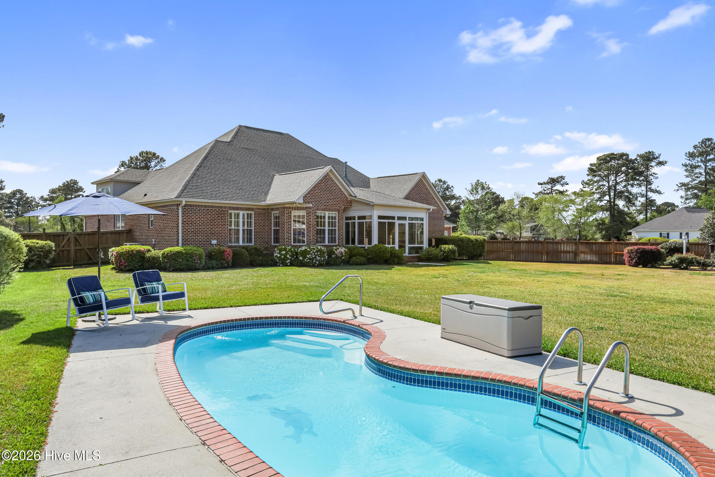 100565285 | Photo 41