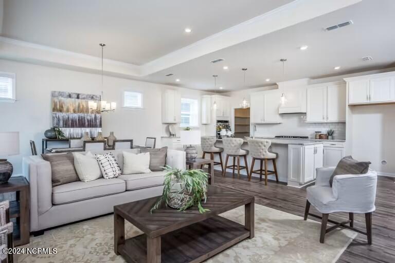 100487801 | Photo 11