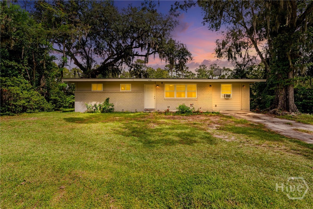 Photo 2 of Single family home for sale at 410 Delores Dr, Savannah, GA 31406 | MLS# SA365200 | Listing updated on 2026-10-07