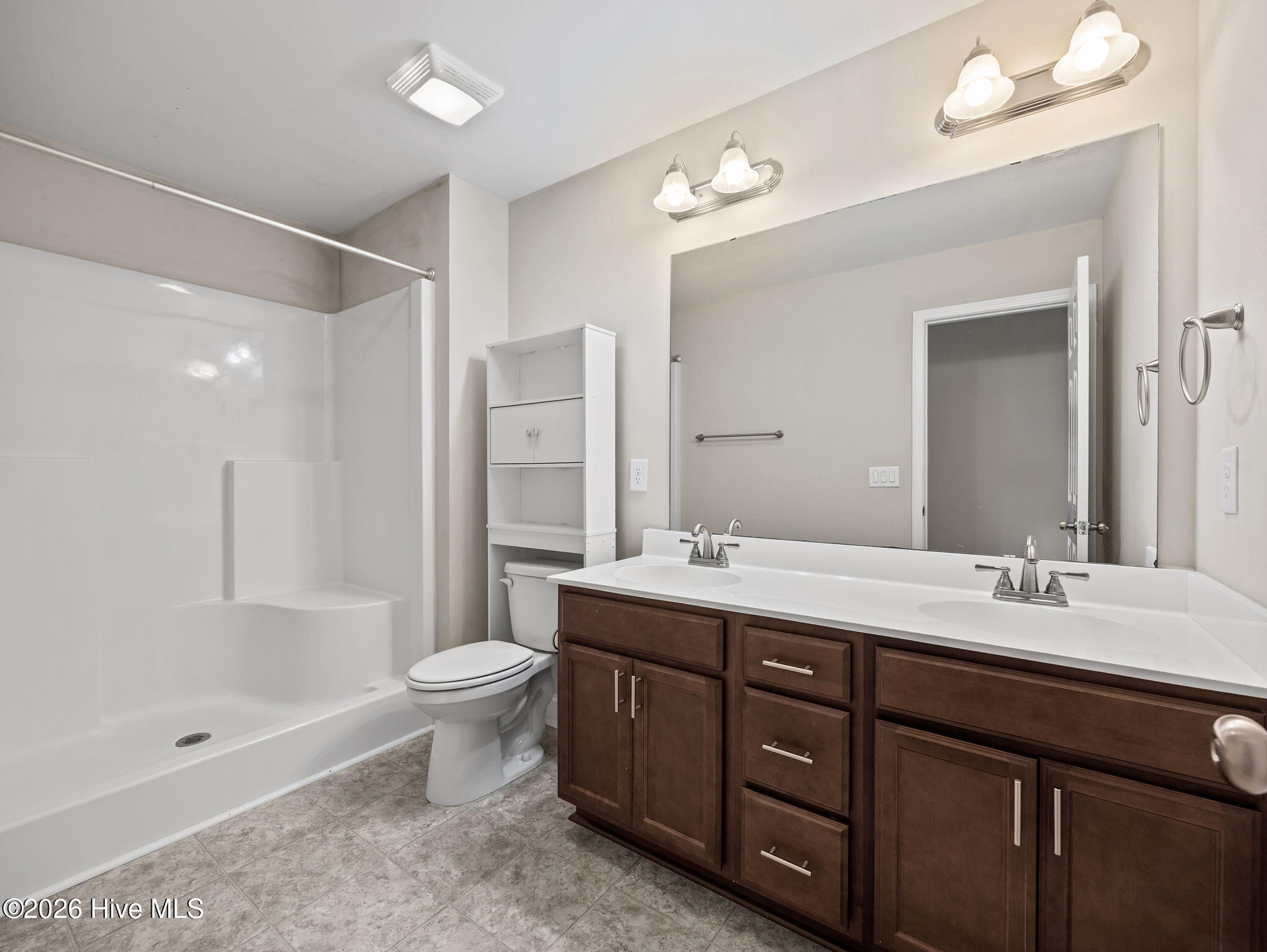 100565324 | Photo 28