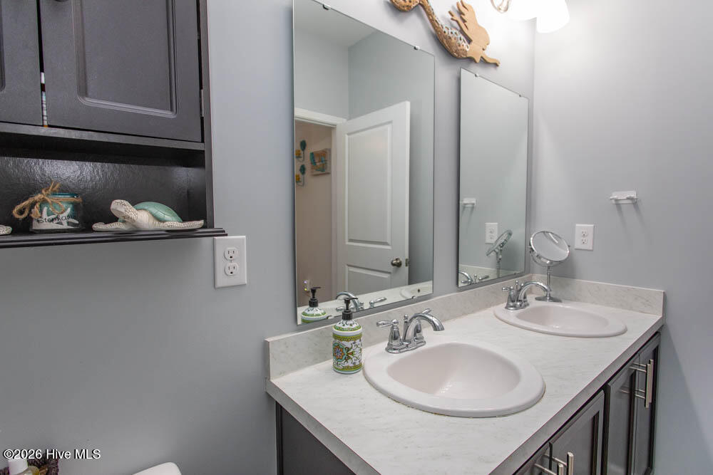 100552418 | Photo 12