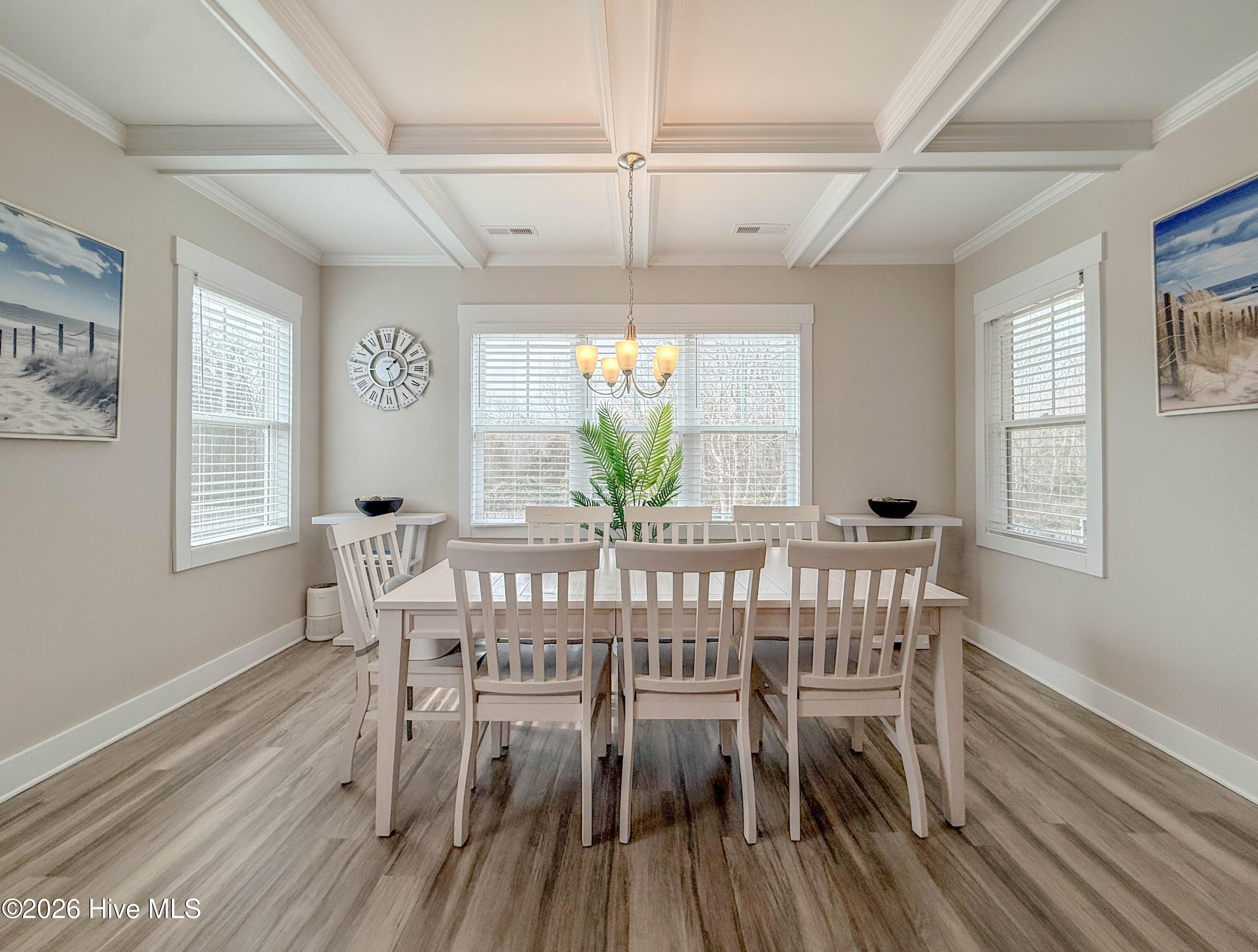 100560693 | Photo 23