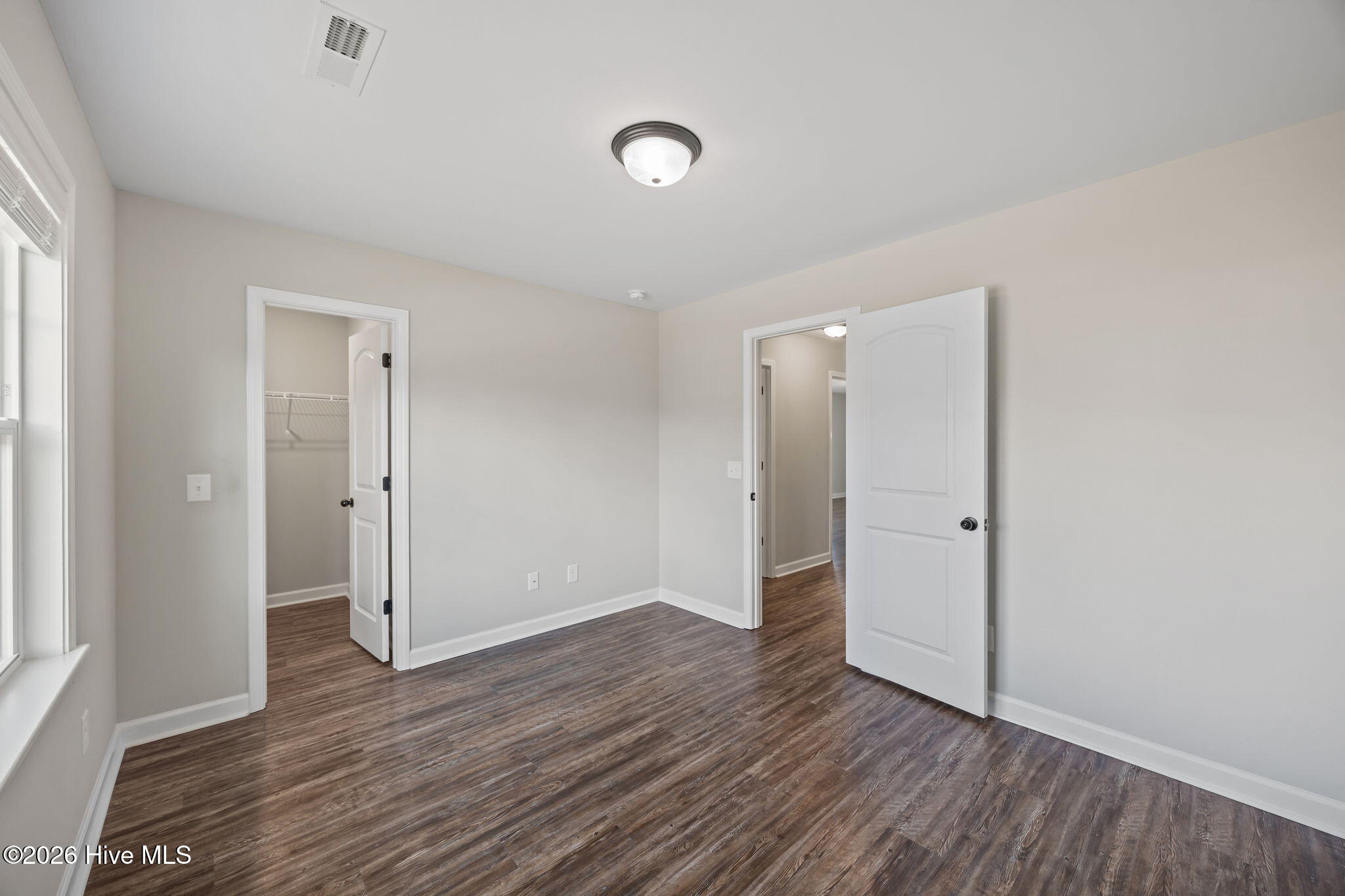 100559276 | Photo 23