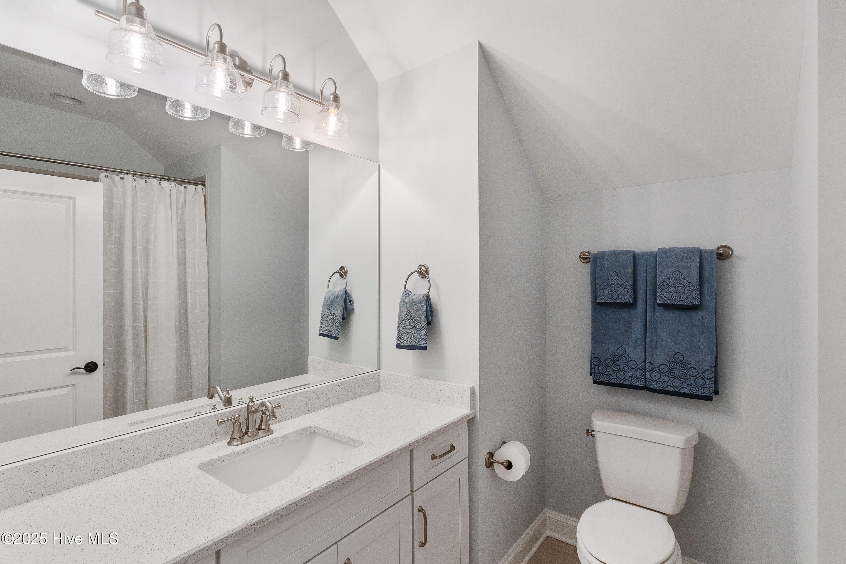 100487716 | Photo 41