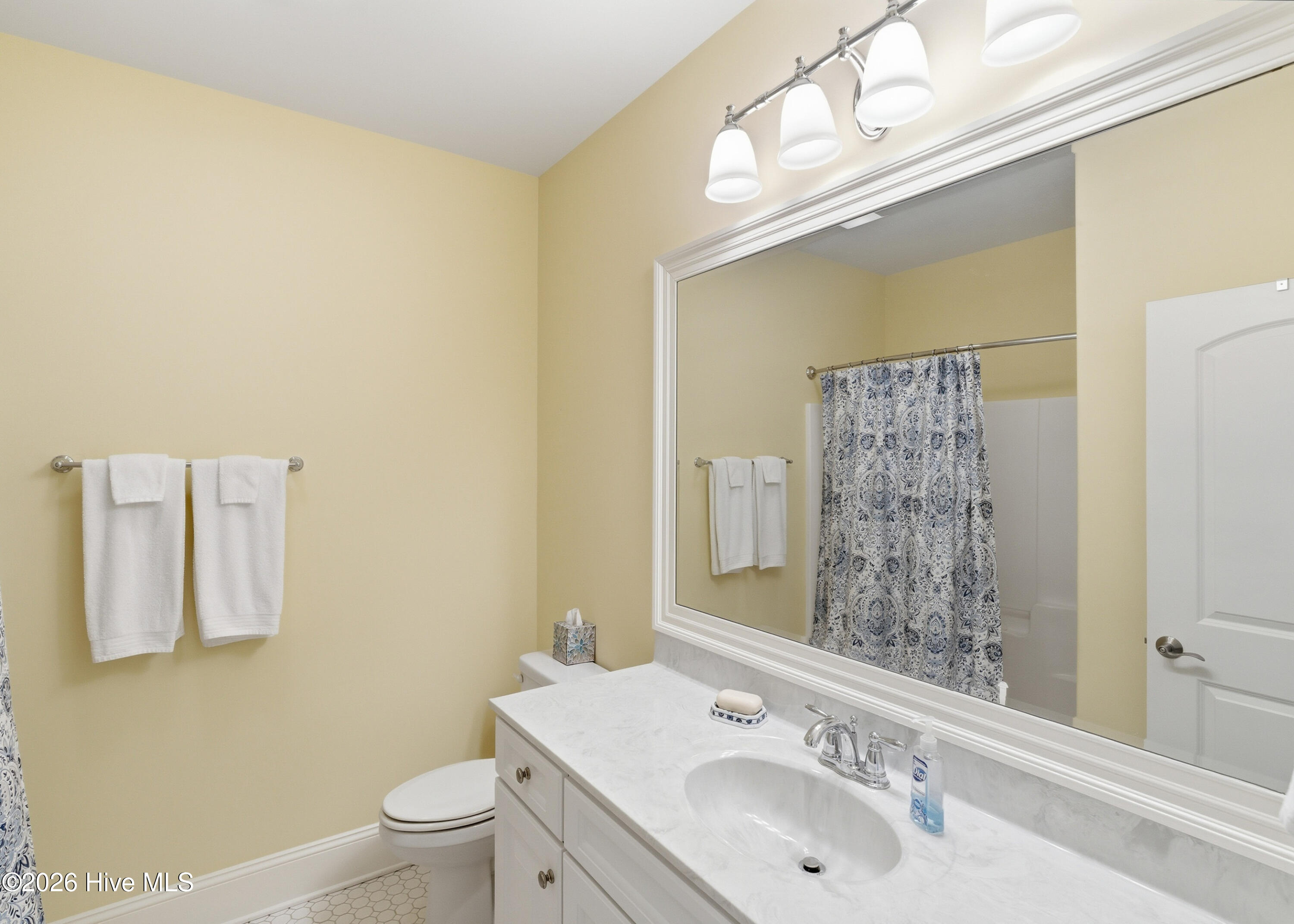 100569454 | Photo 56