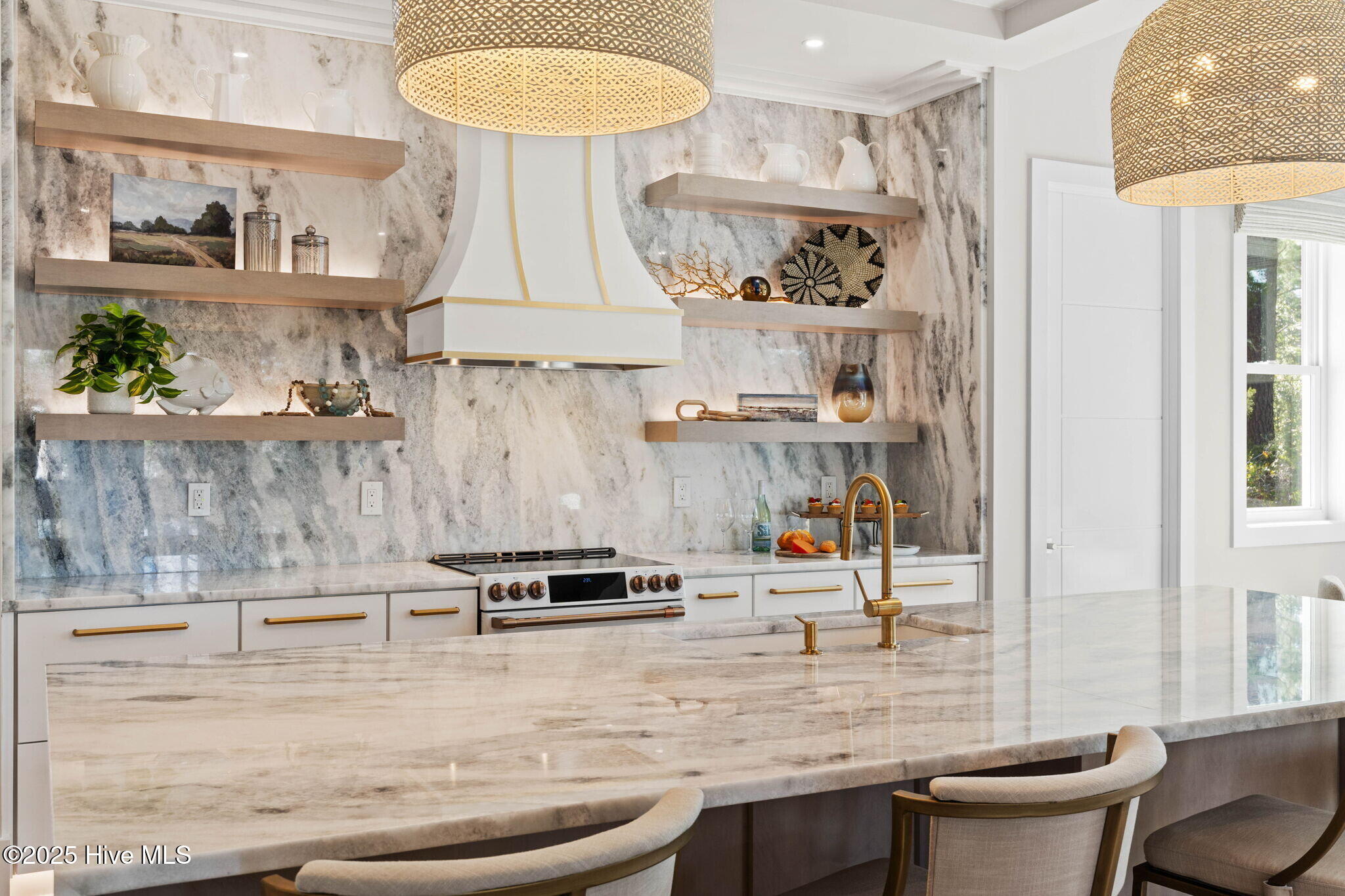 100516902 | Photo 31