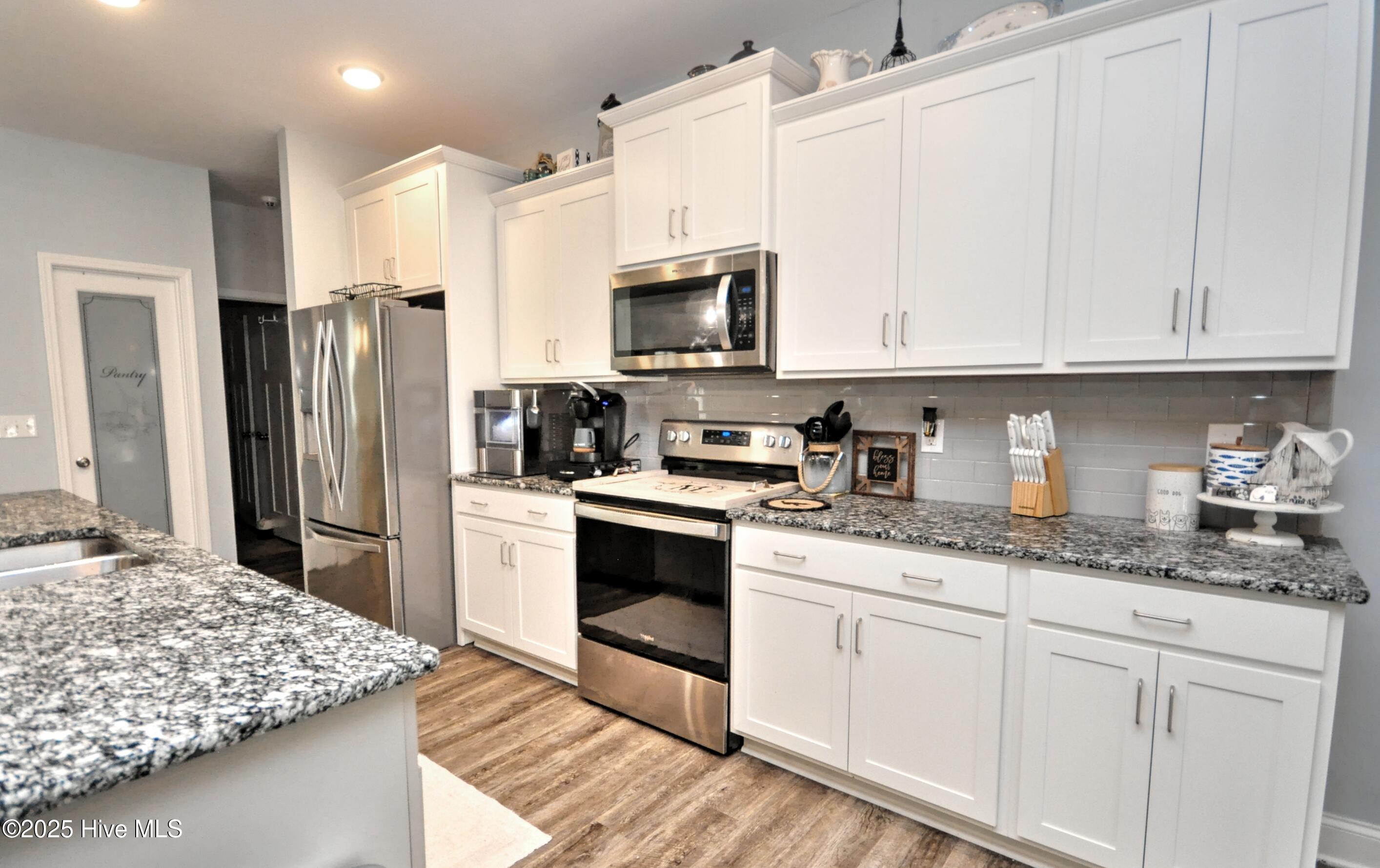 100541962 | Photo 12