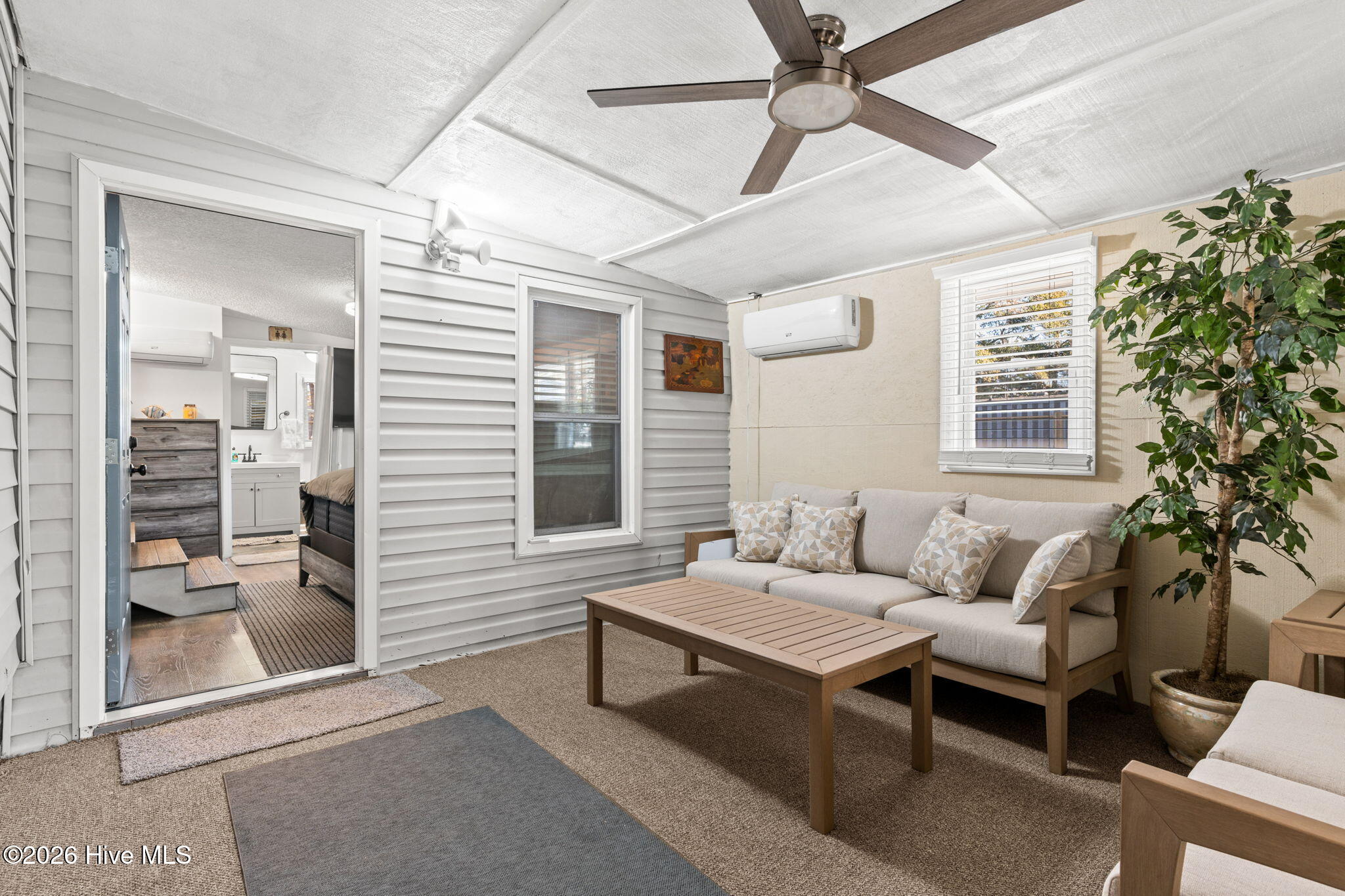 100547685 | Photo 31