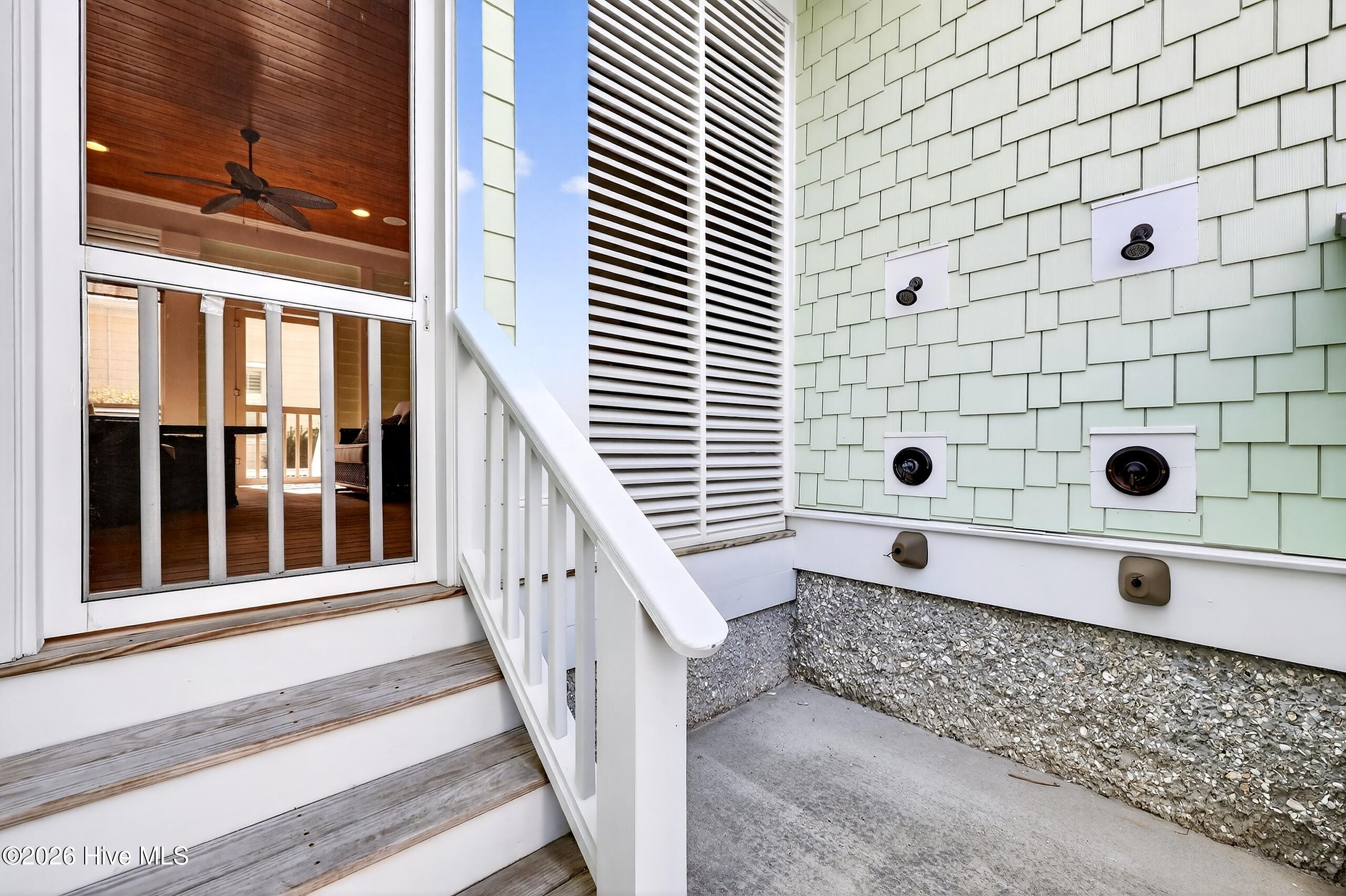 100559035 | Photo 37