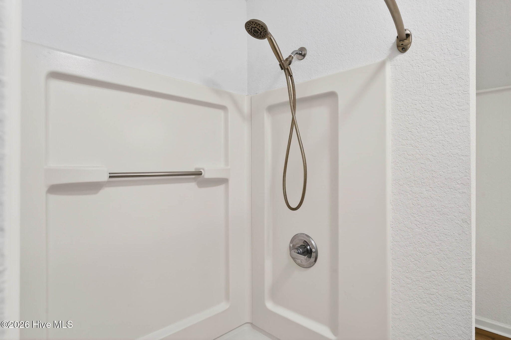 100565671 | Photo 11