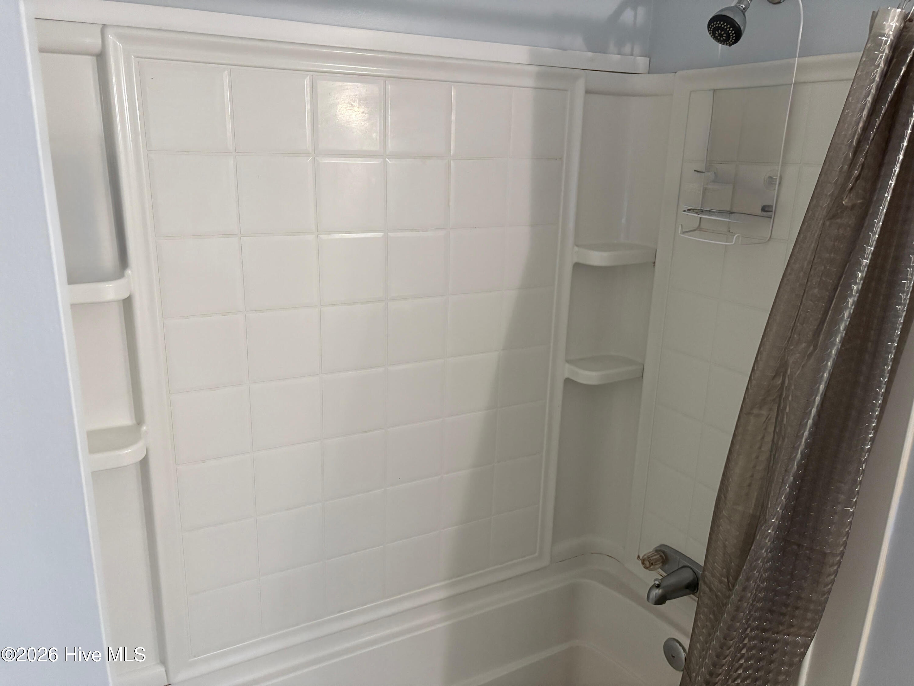 100557287 | Photo 38