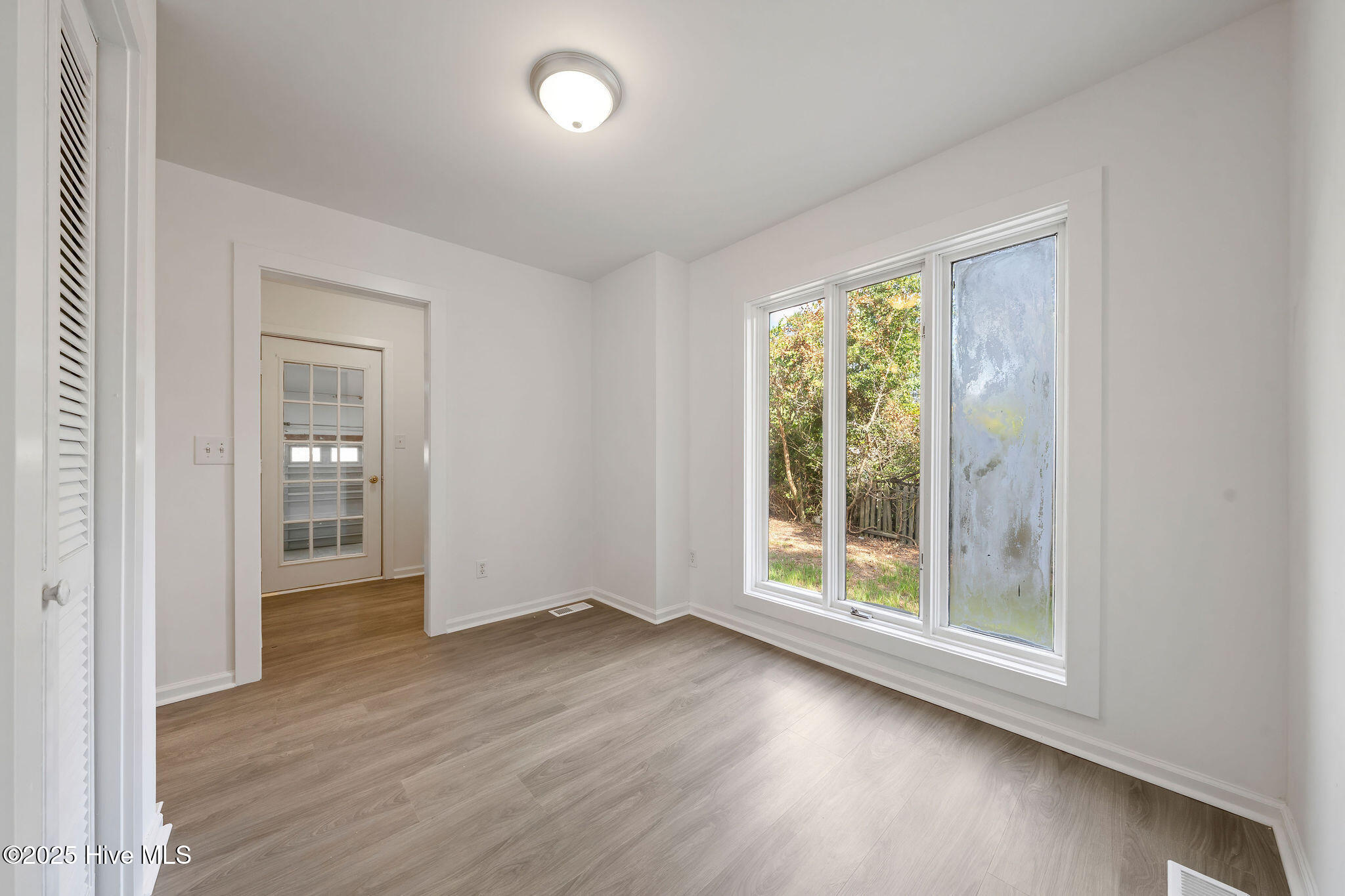 100522130 | Photo 20