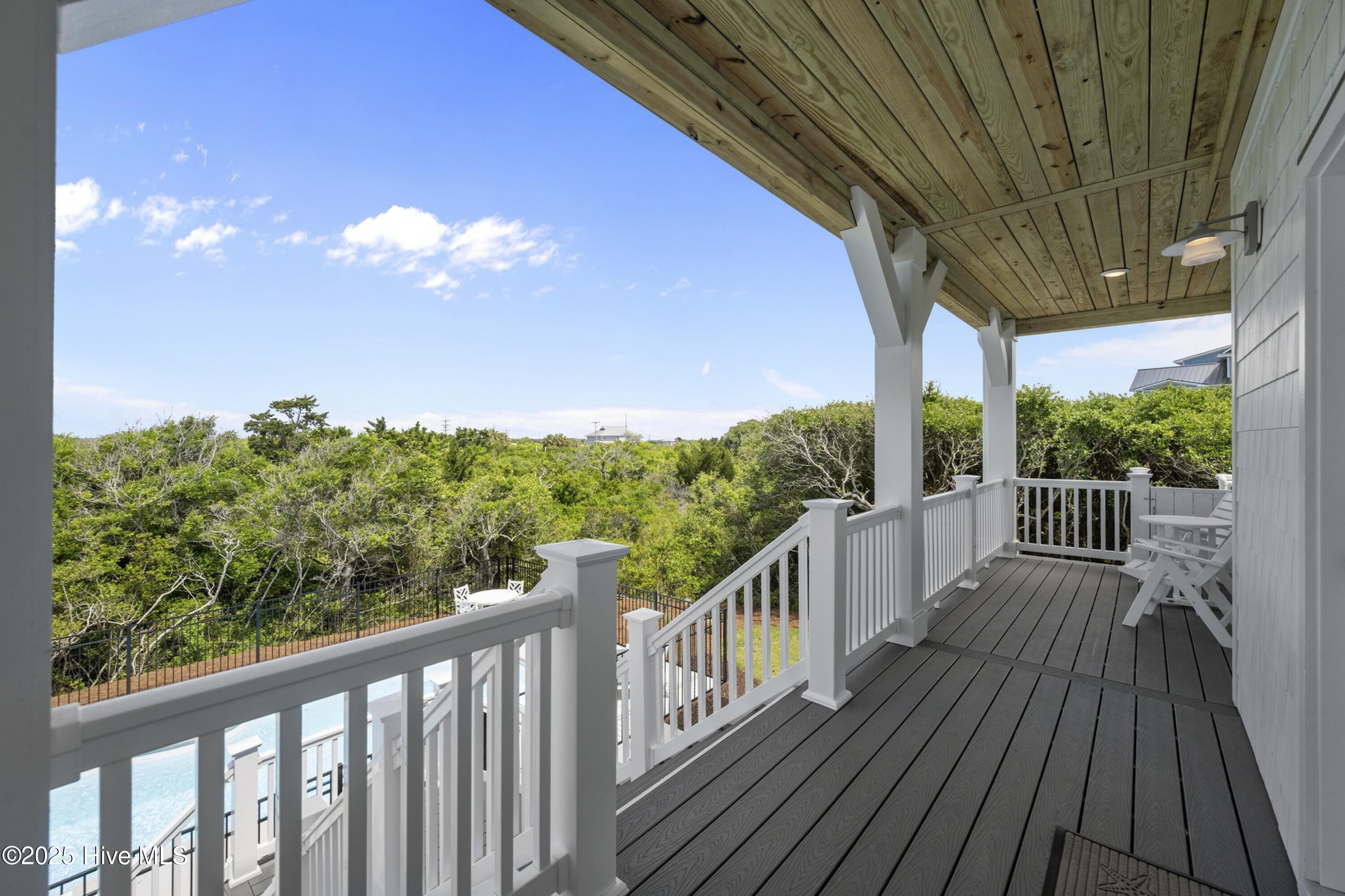 100510701 | Photo 71