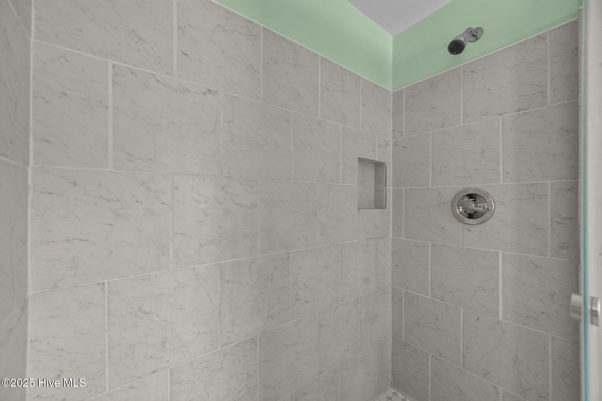 100555886 | Photo 10