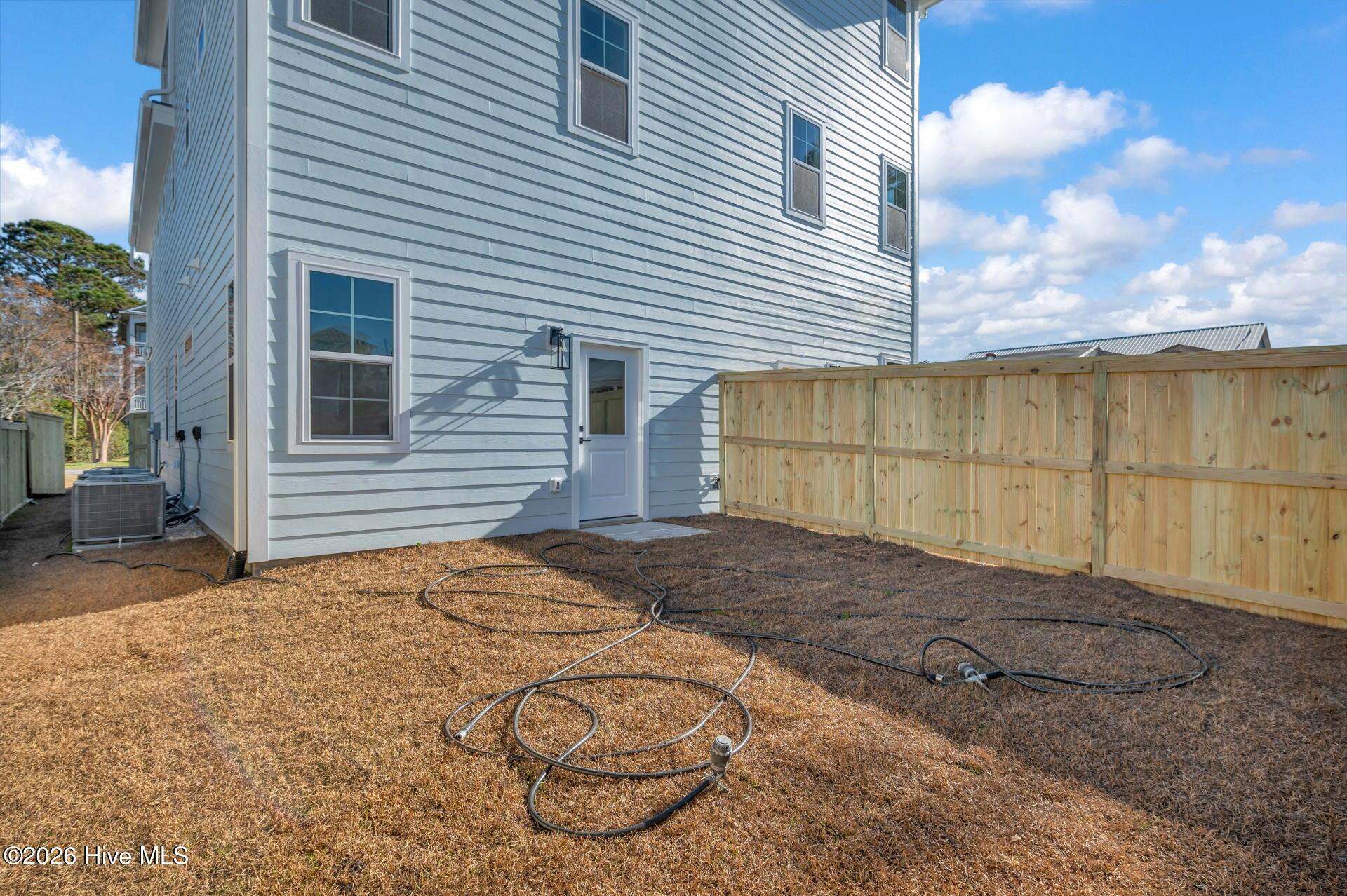 100547722 | Photo 36