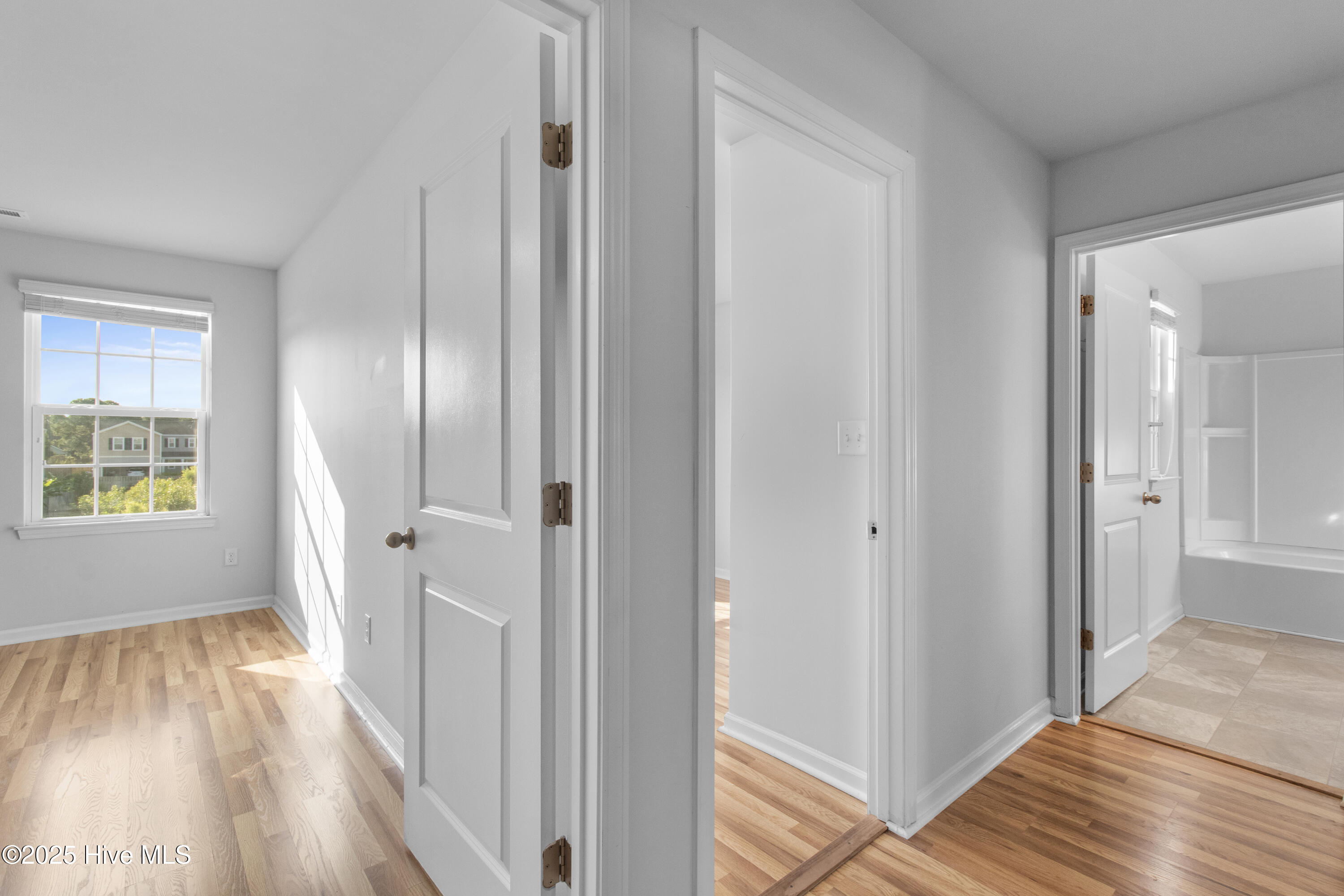 100525996 | Photo 19