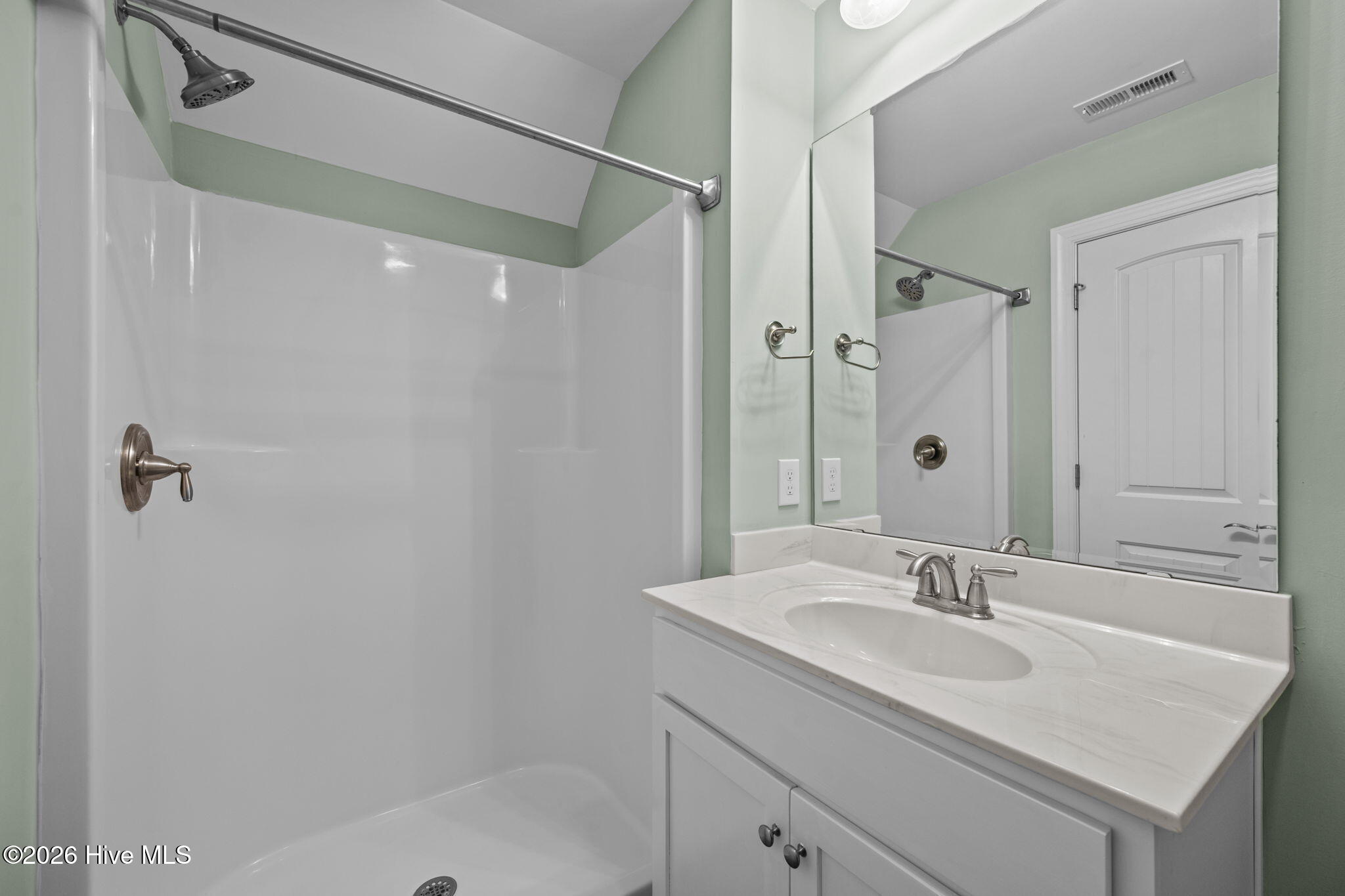 100557618 | Photo 47