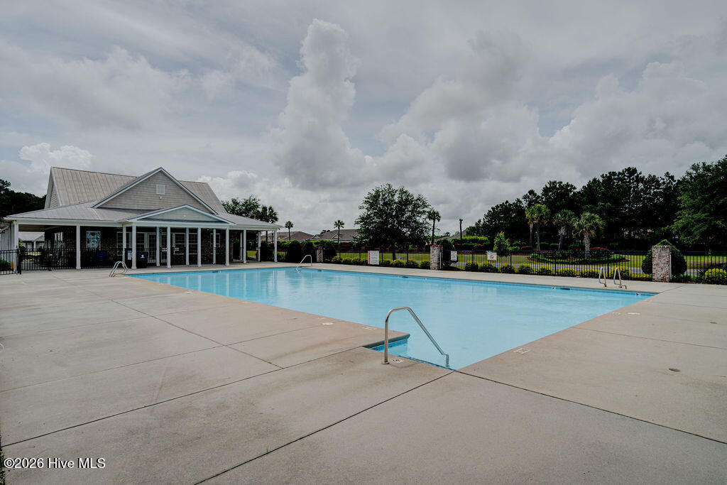 100558265 | Photo 78