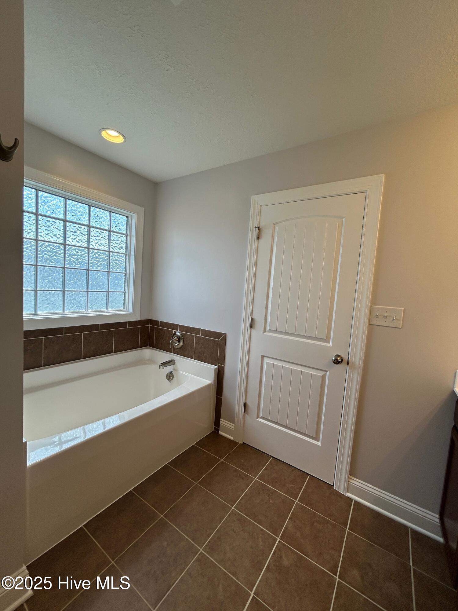 100528484 | Photo 31