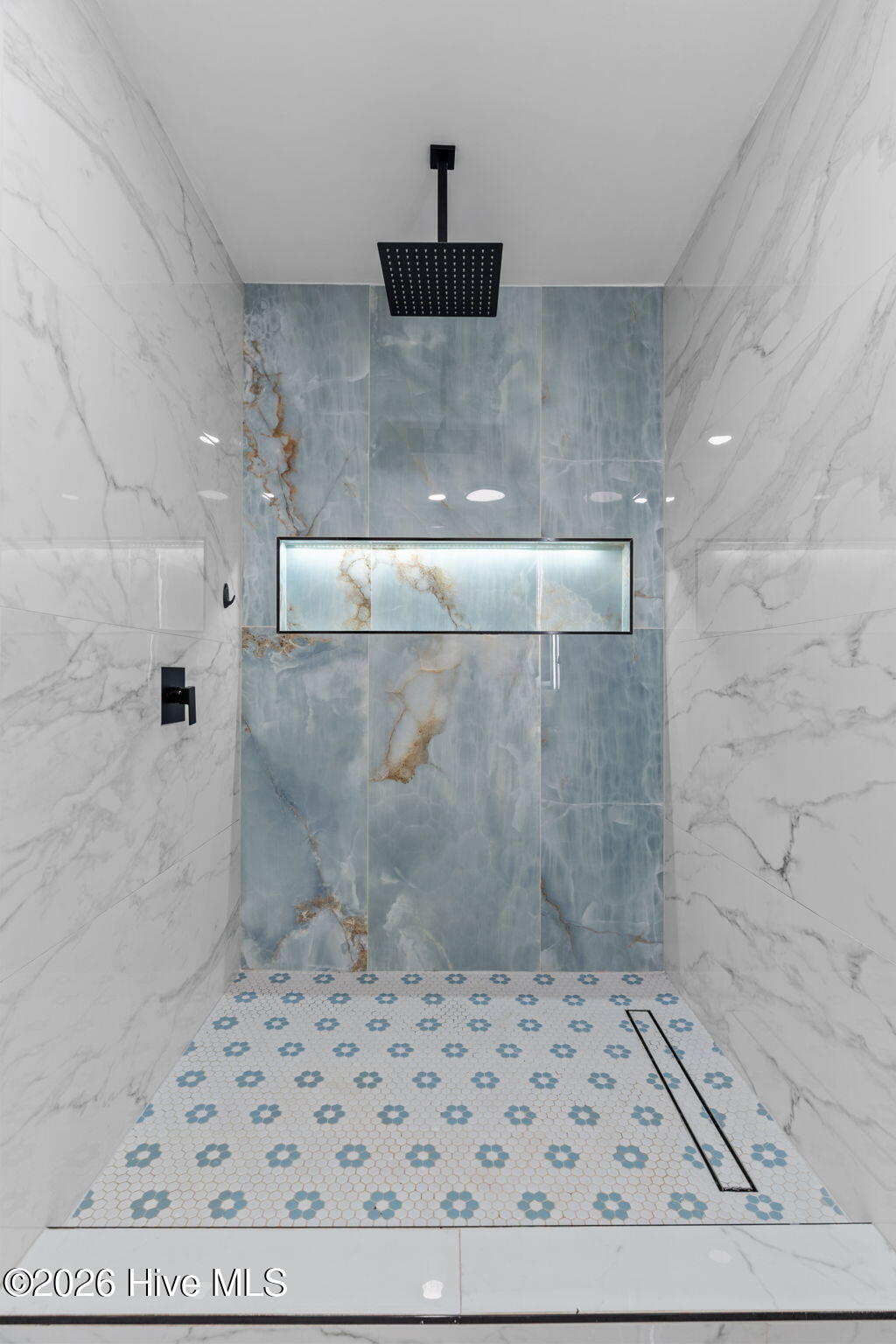 100557122 | Photo 23