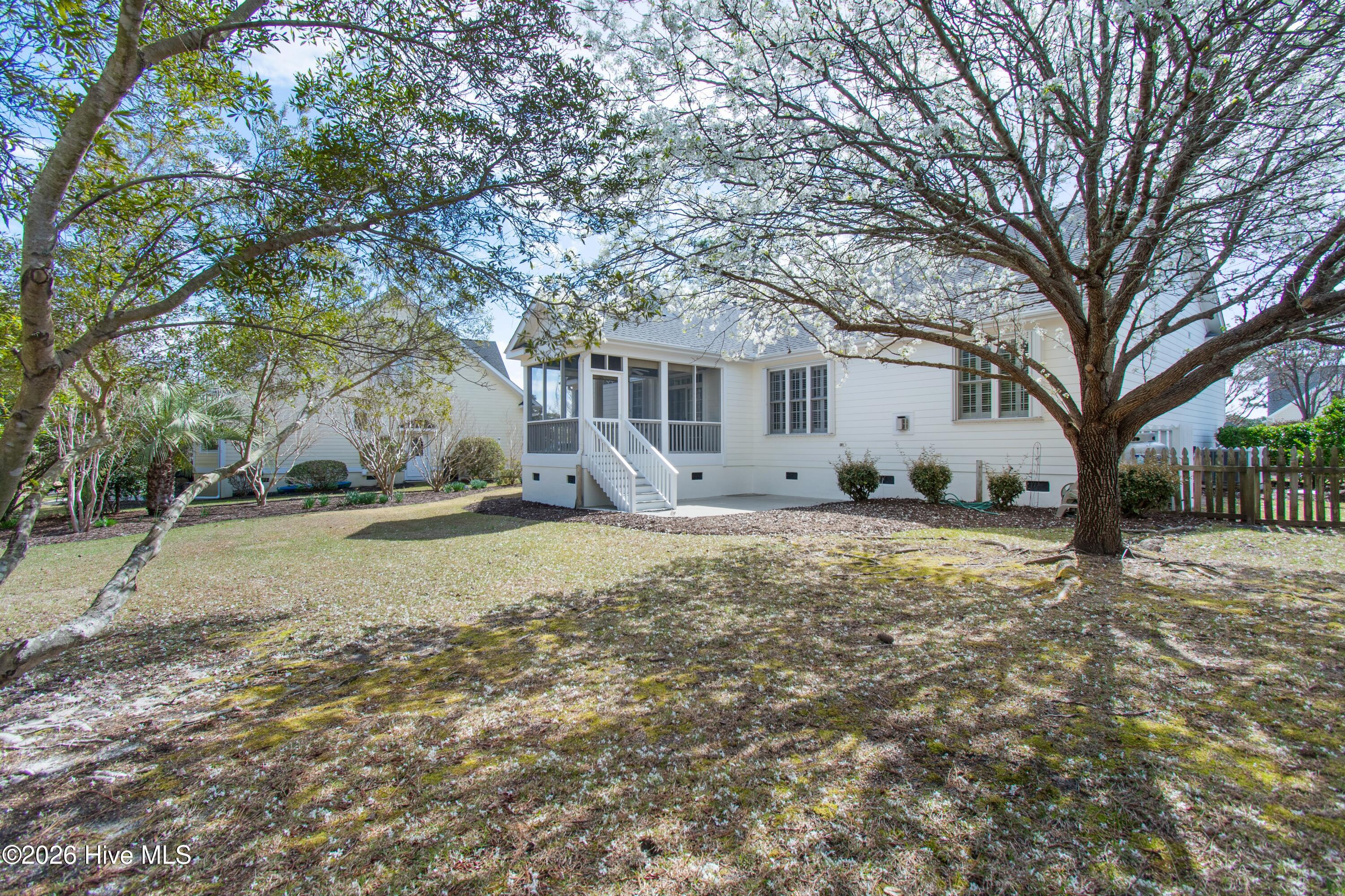 100561383 | Photo 41