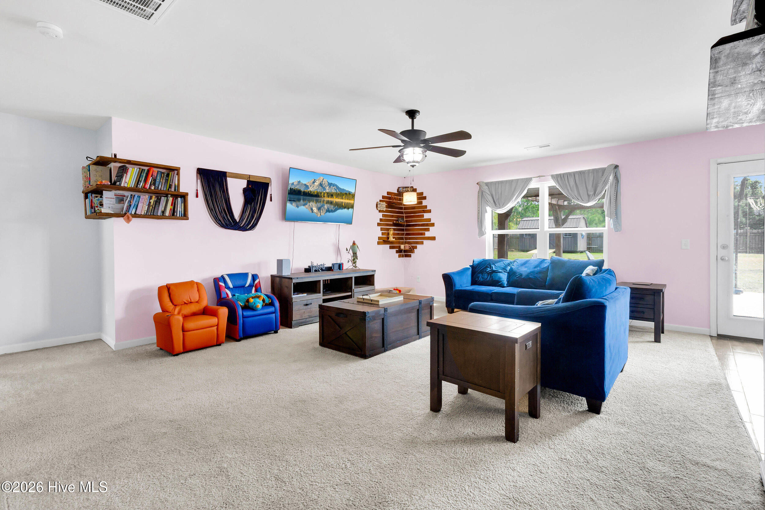 100561296 | Photo 13