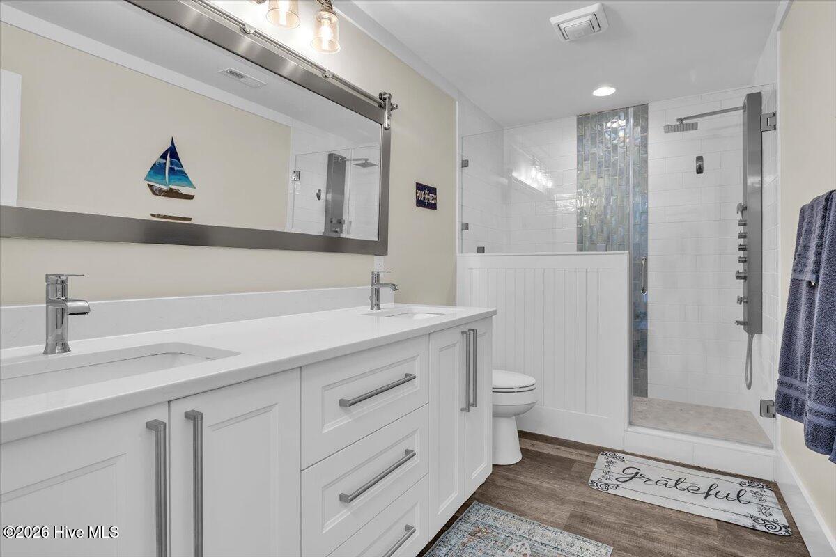 100550591 | Photo 33