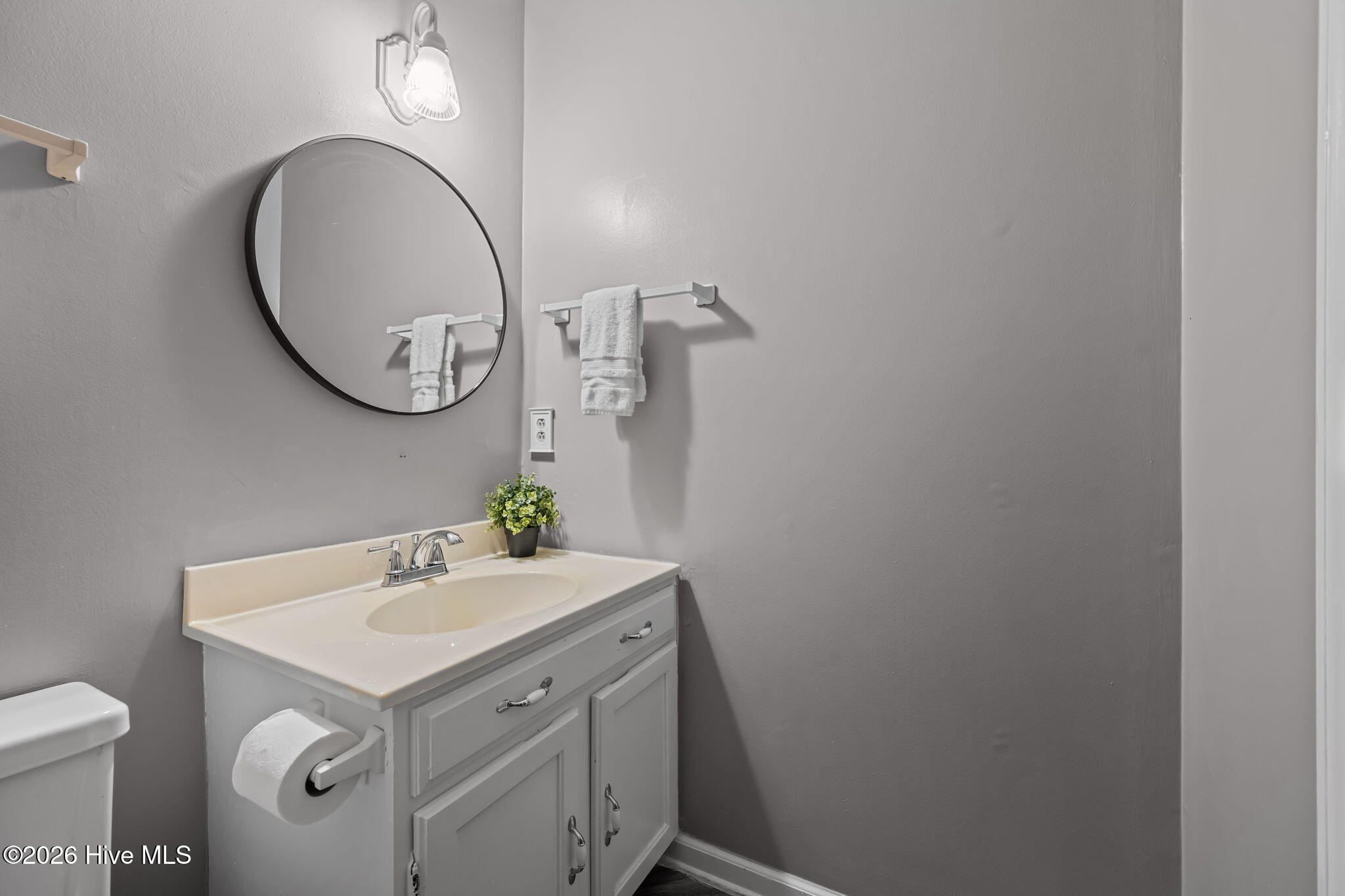 100559332 | Photo 26