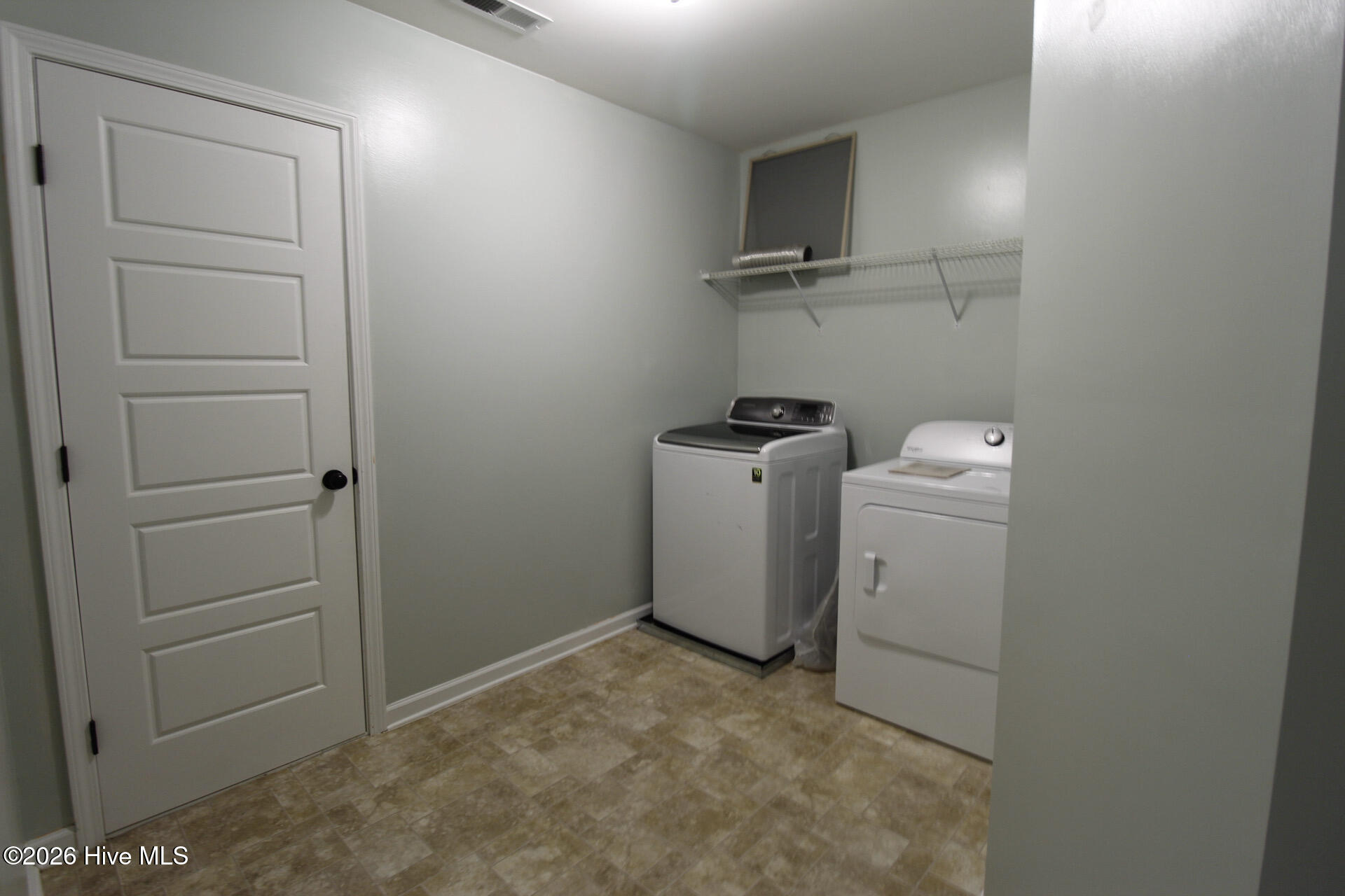 100558904 | Photo 30