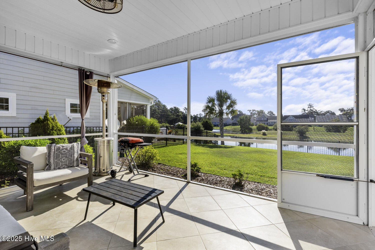 100530635 | Photo 37