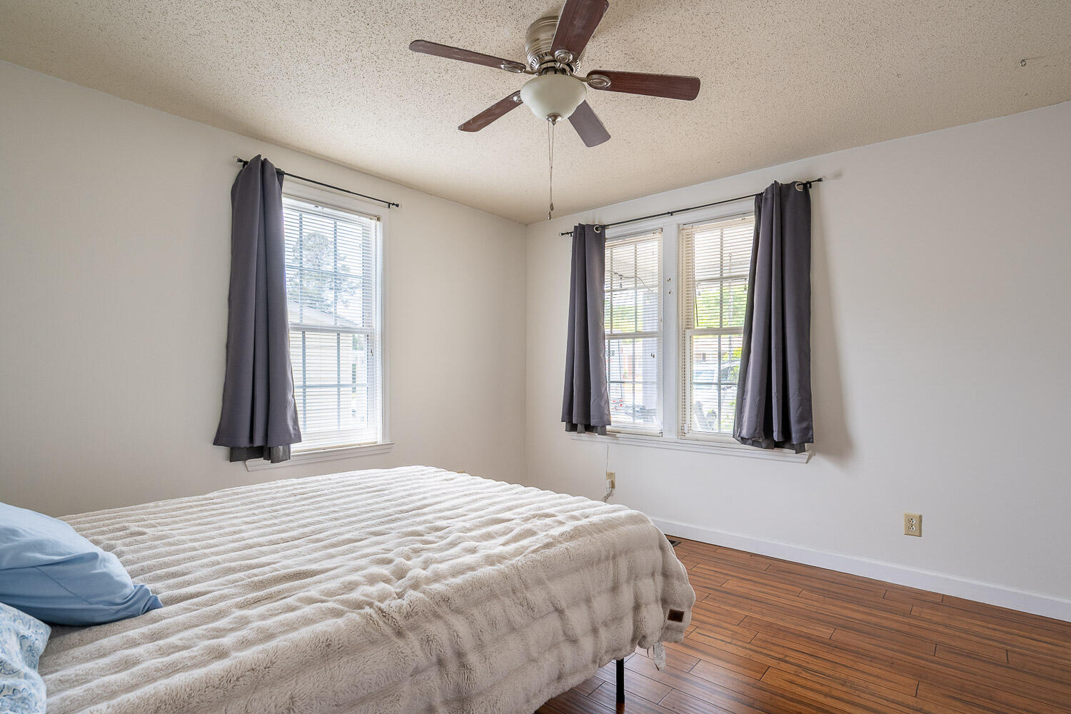 1752 Kissingbower-MLS-16