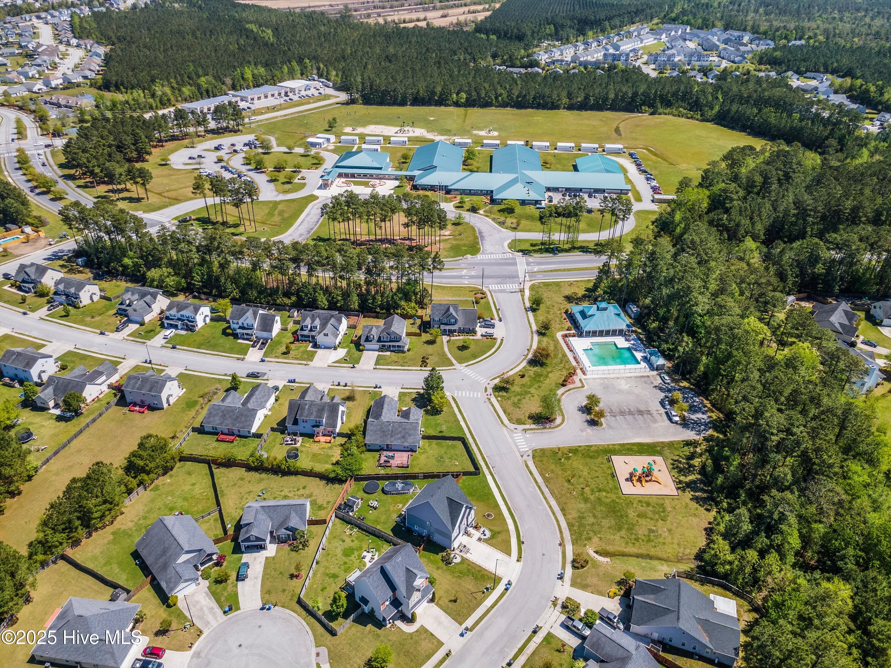 100539987 | Photo 33