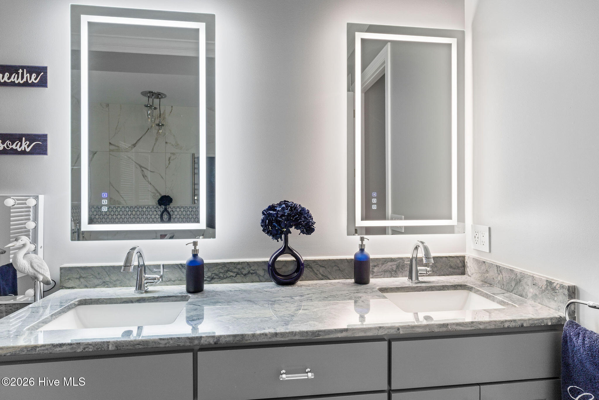 100553597 | Photo 40