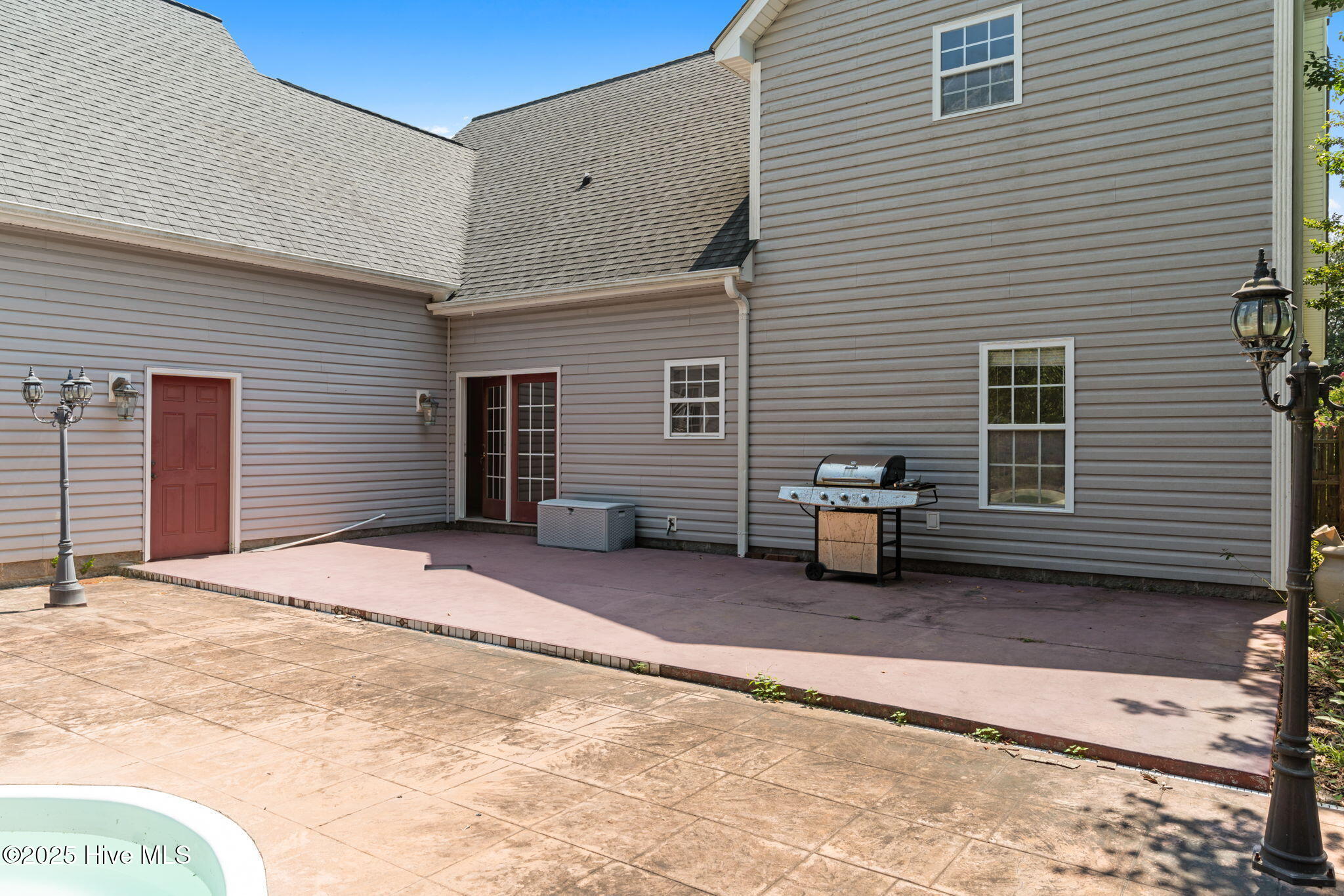 100522413 | Photo 47