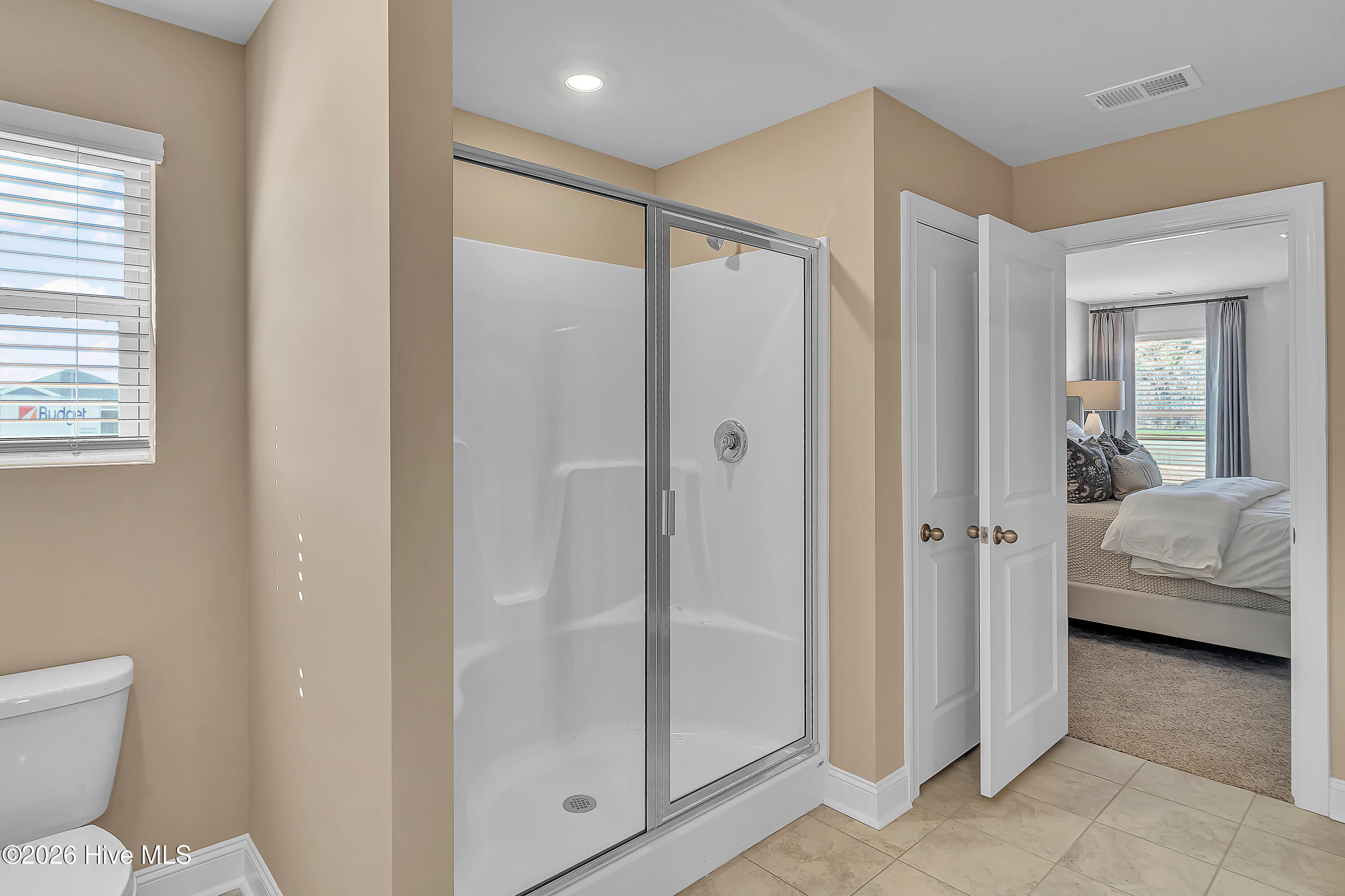 100557679 | Photo 21