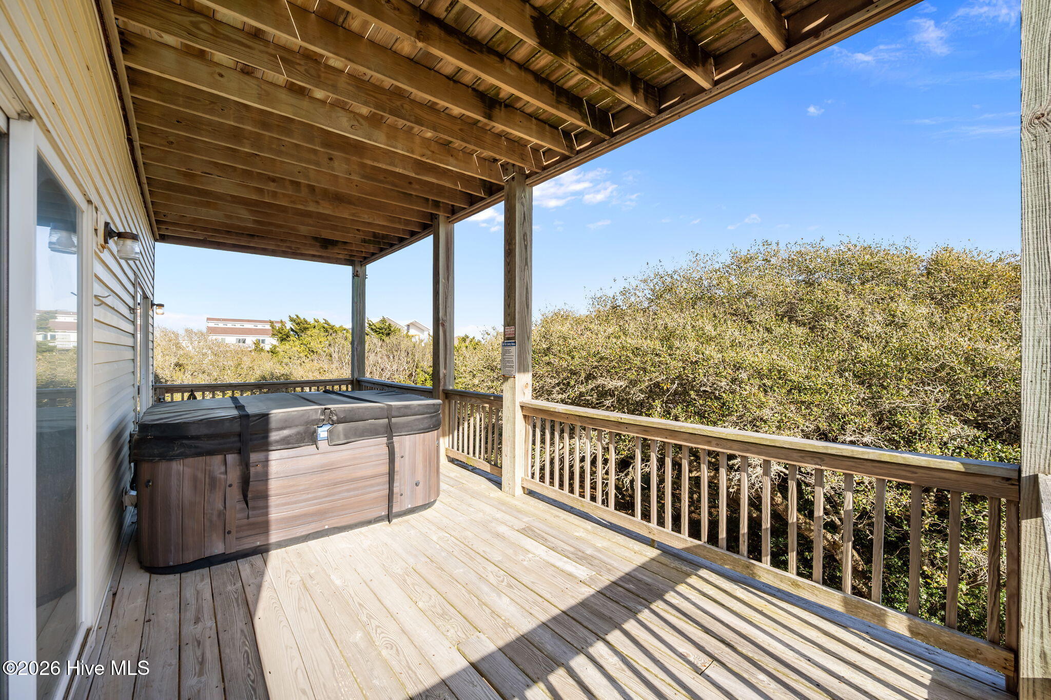 100565208 | Photo 33