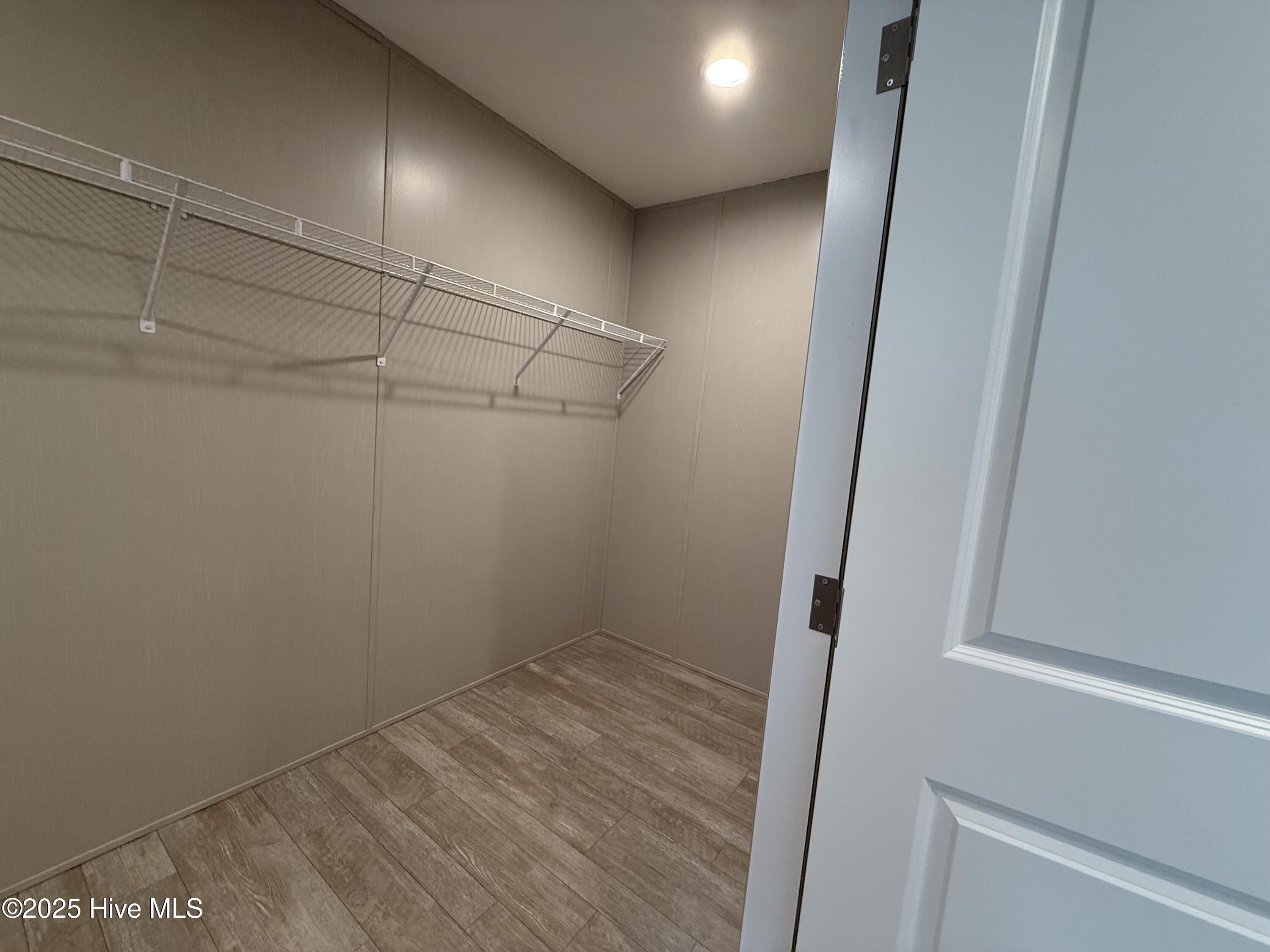 100518678 | Photo 15