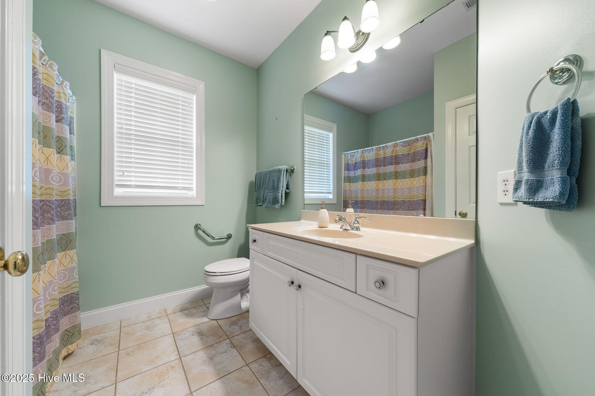 100524928 | Photo 30