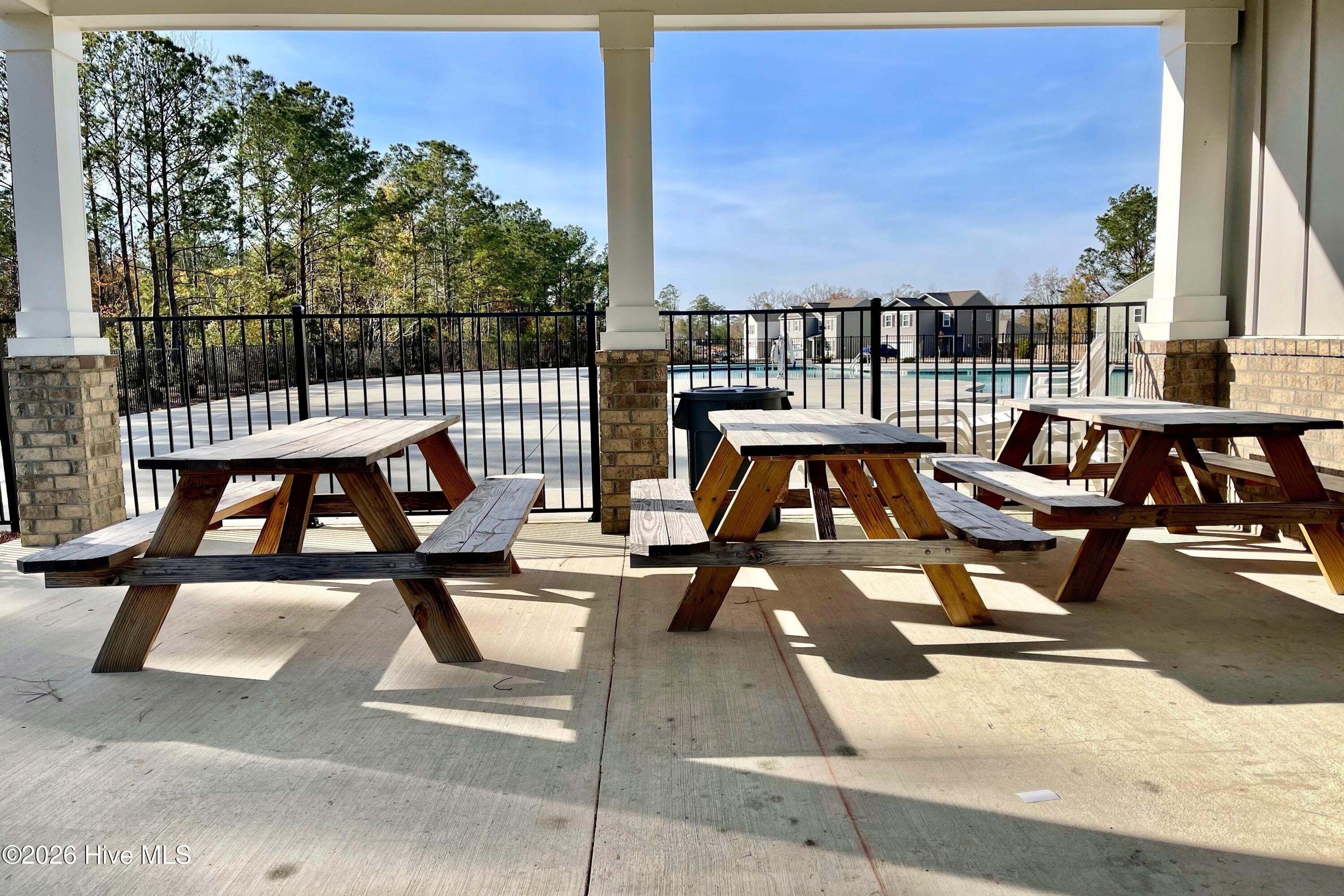 100551003 | Photo 26