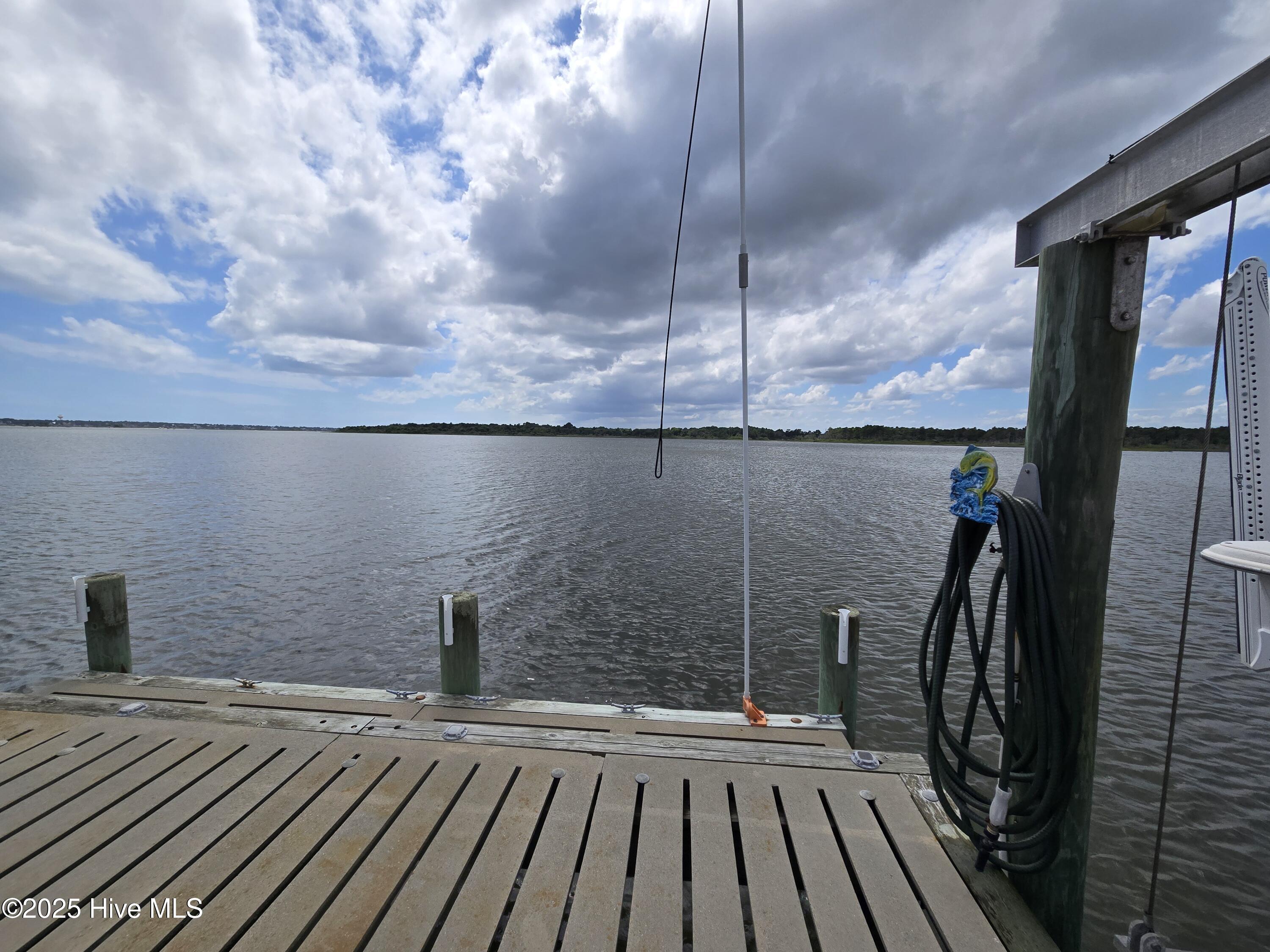 429 Live Oak Road,Newport