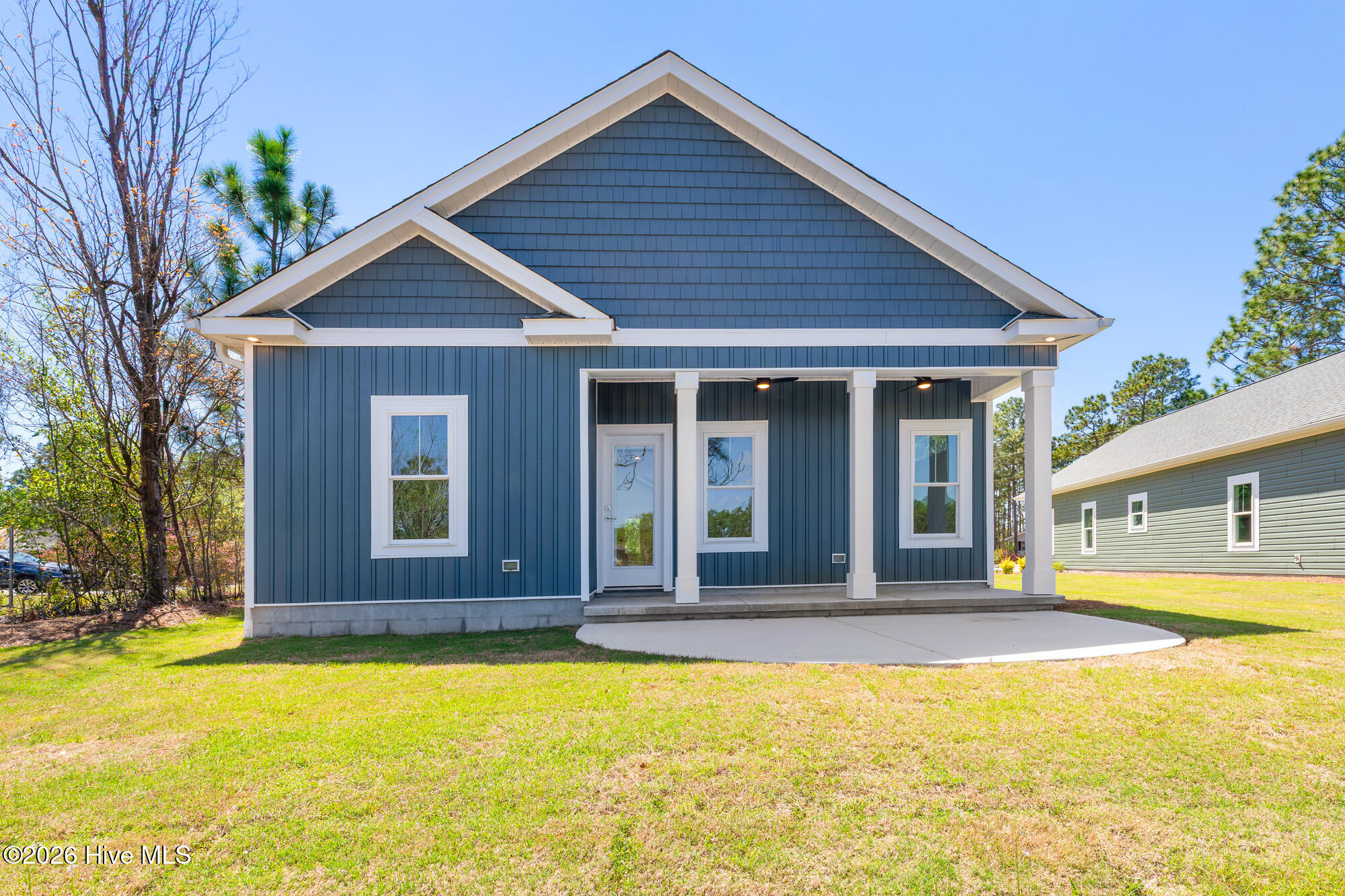 100565592 | Photo 51