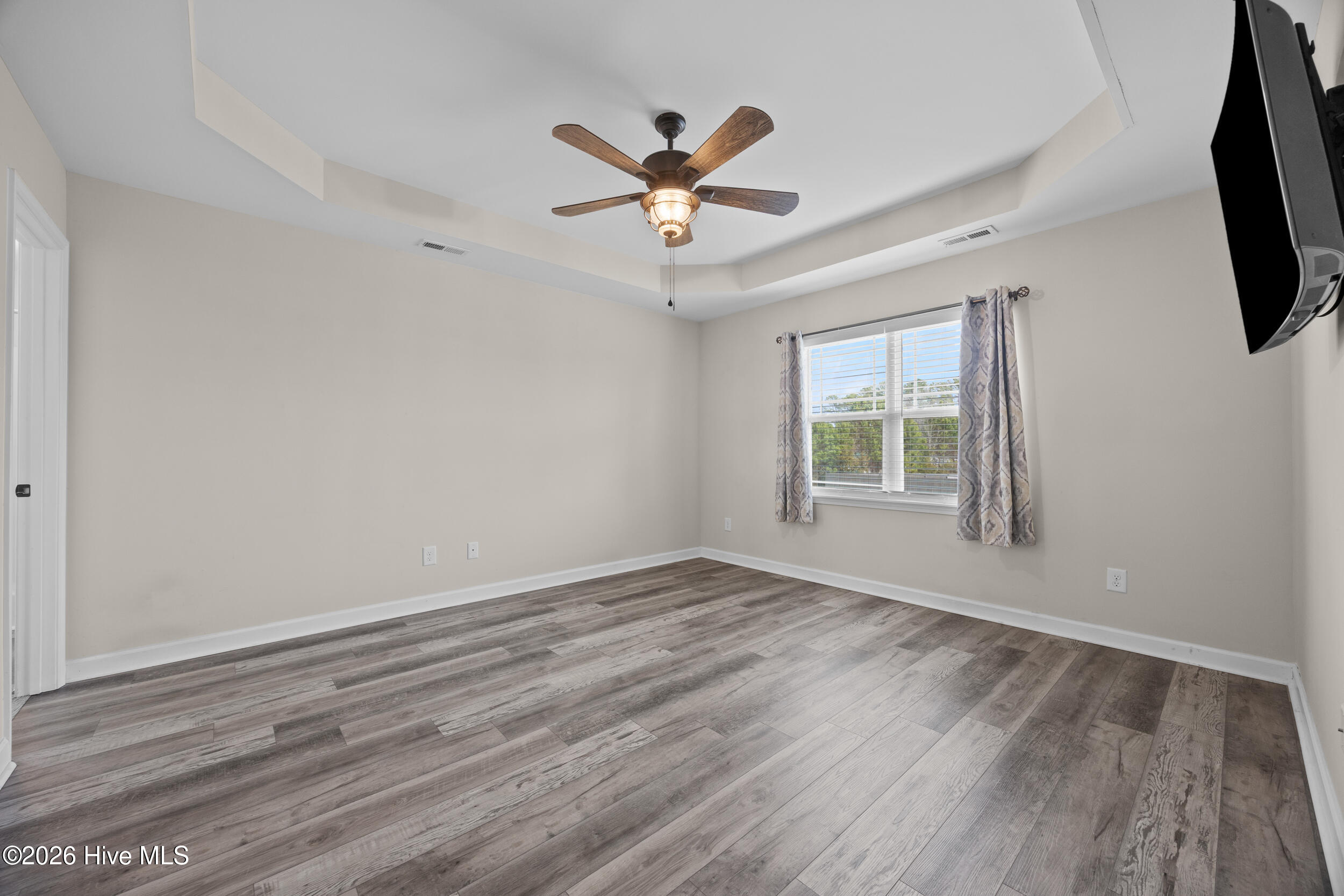 100556419 | Photo 28