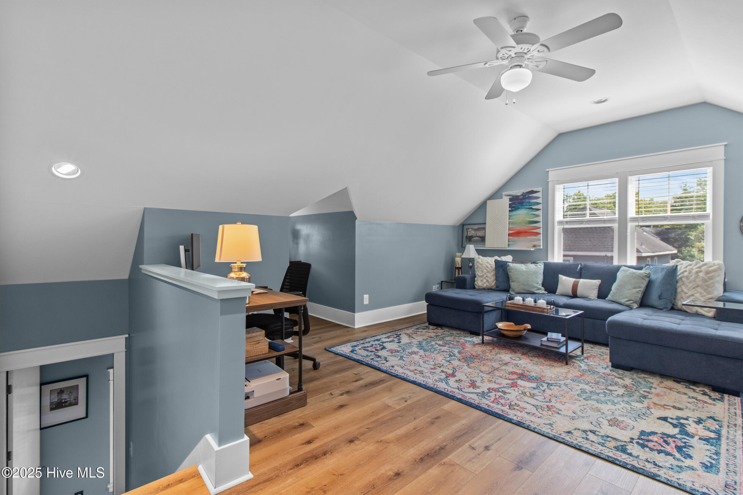 100532640 | Photo 40